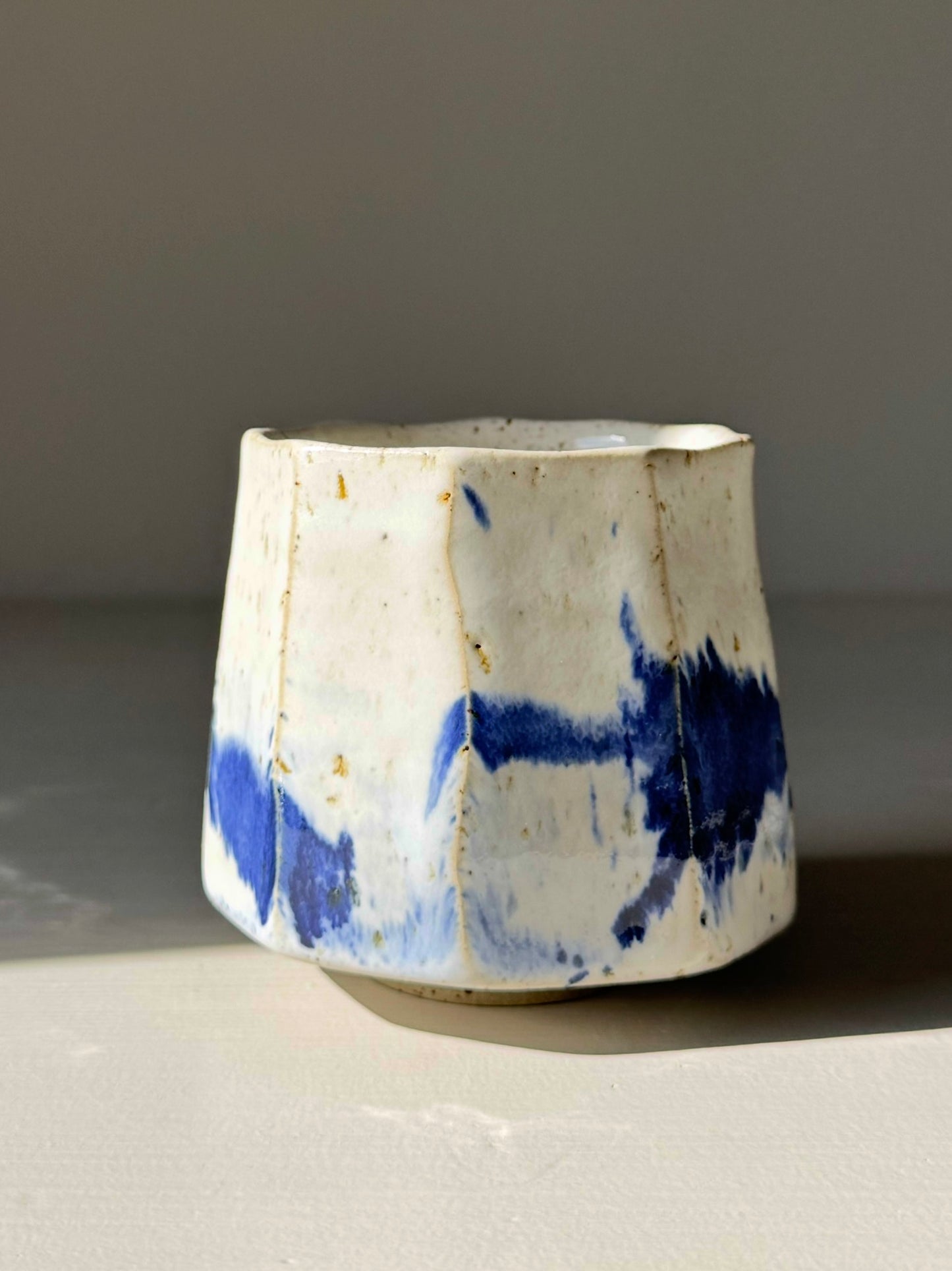 Faceted Cup – Cobalt Blue & Glossy White #01