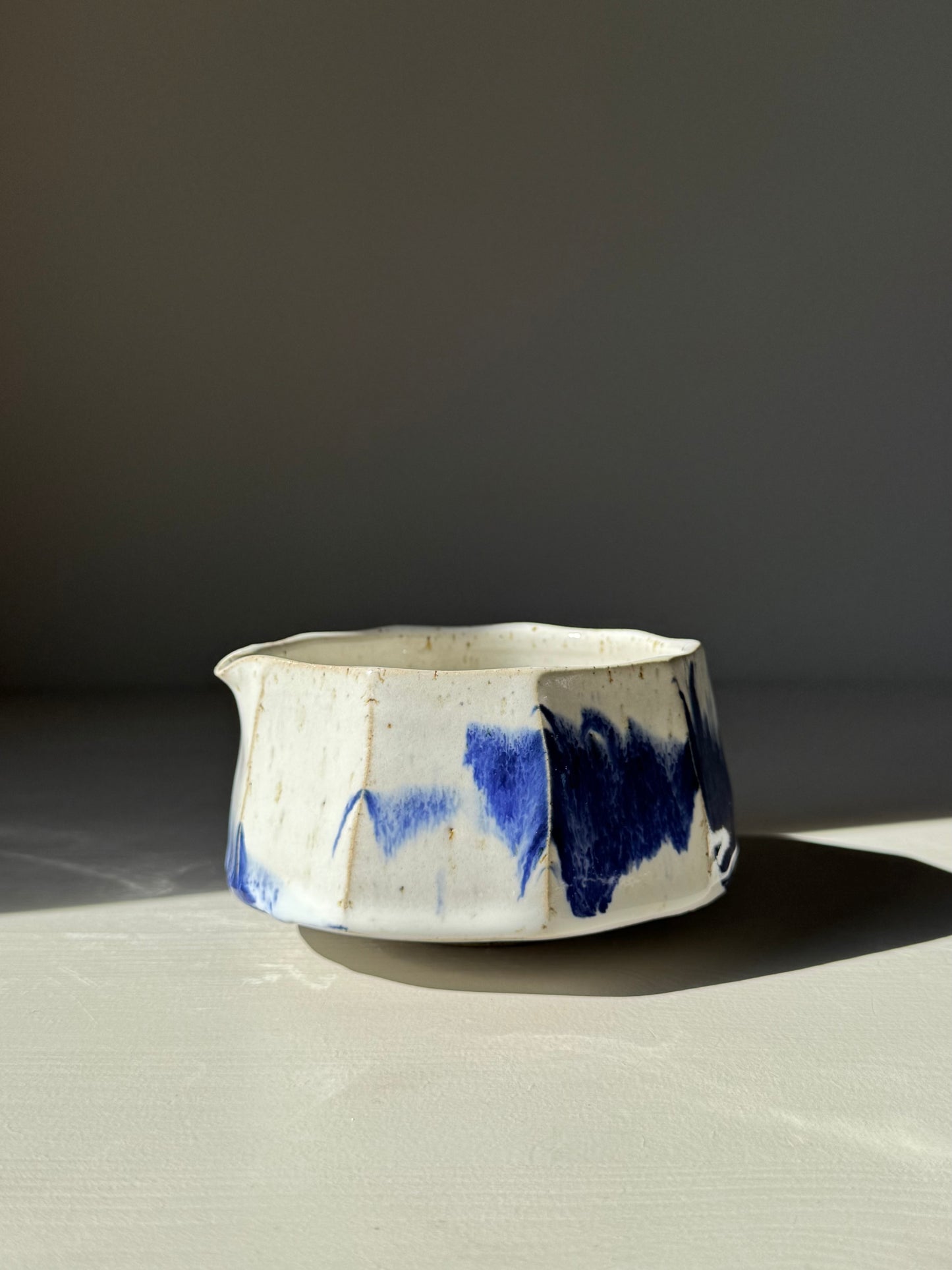 Faceted Matcha Bowl with Spout – Cobalt Blue & Glossy White Glaze #01