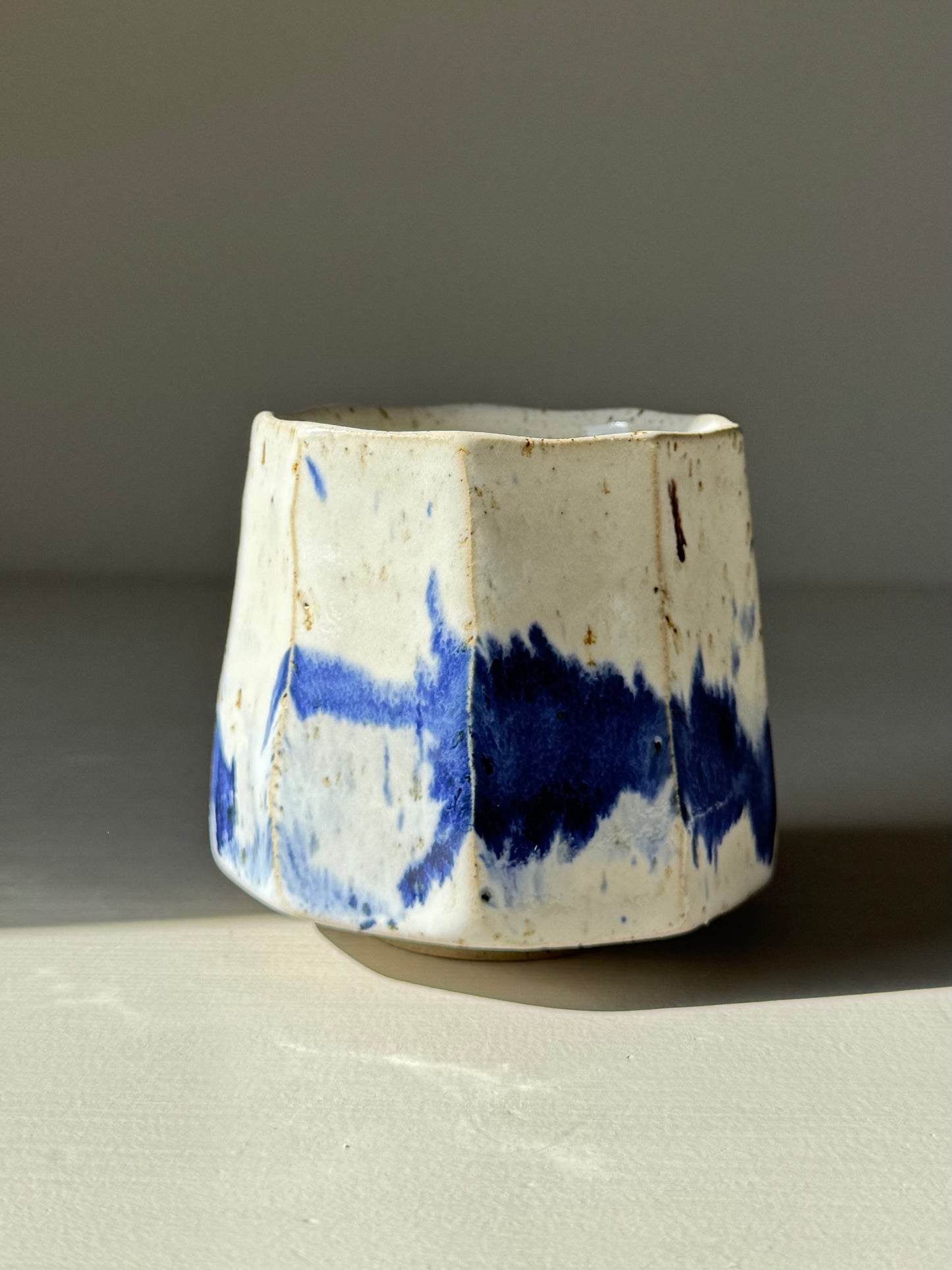 Faceted Cup – Cobalt Blue & Glossy White #01