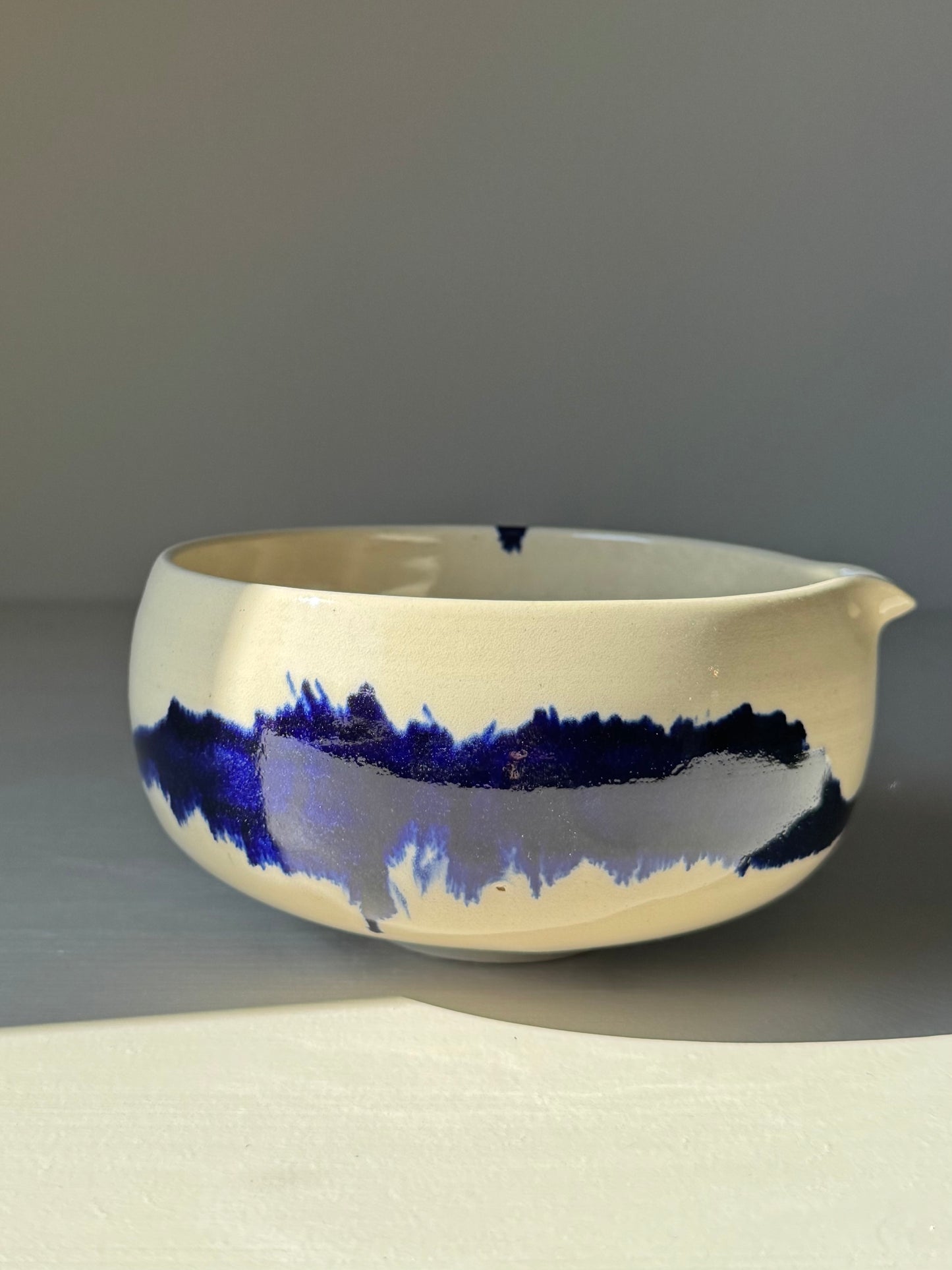 Katakuchi Matcha Bowl with Spout – Gosu Series