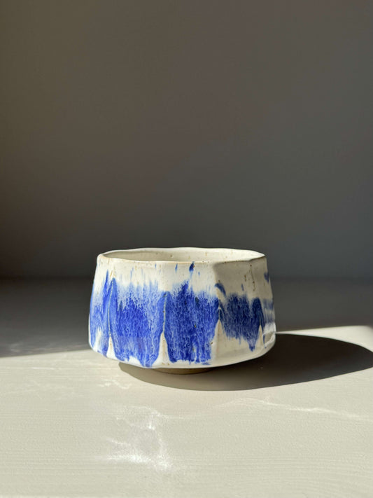 Faceted Matcha Bowl – Cobalt Blue & Glossy White Glaze #01, handmade ceramic with unique faceted design and blue accents.