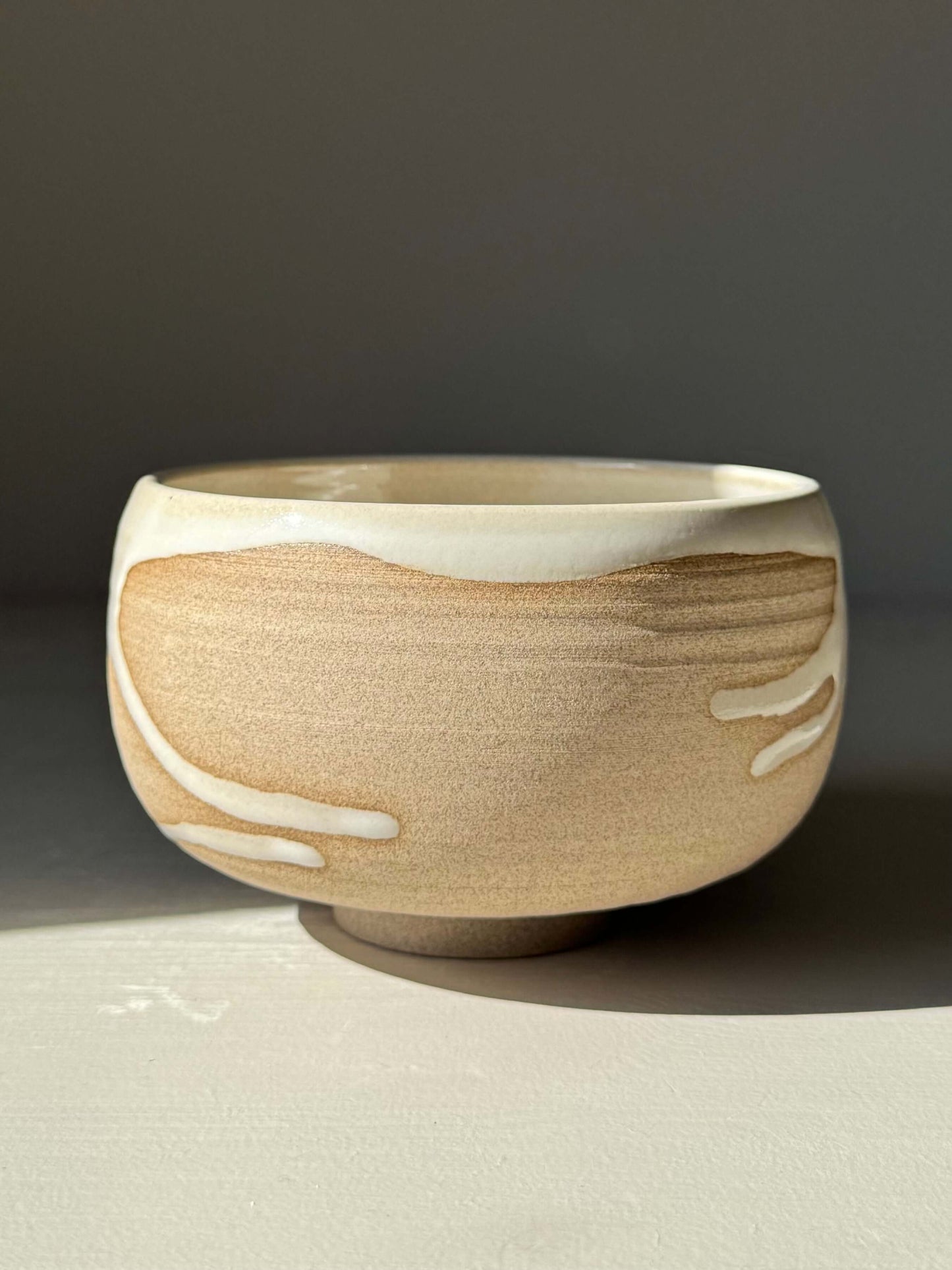 Matcha Bowl – Yuki Series #02 featuring handmade ceramic design with toffee clay and white glaze detailing.