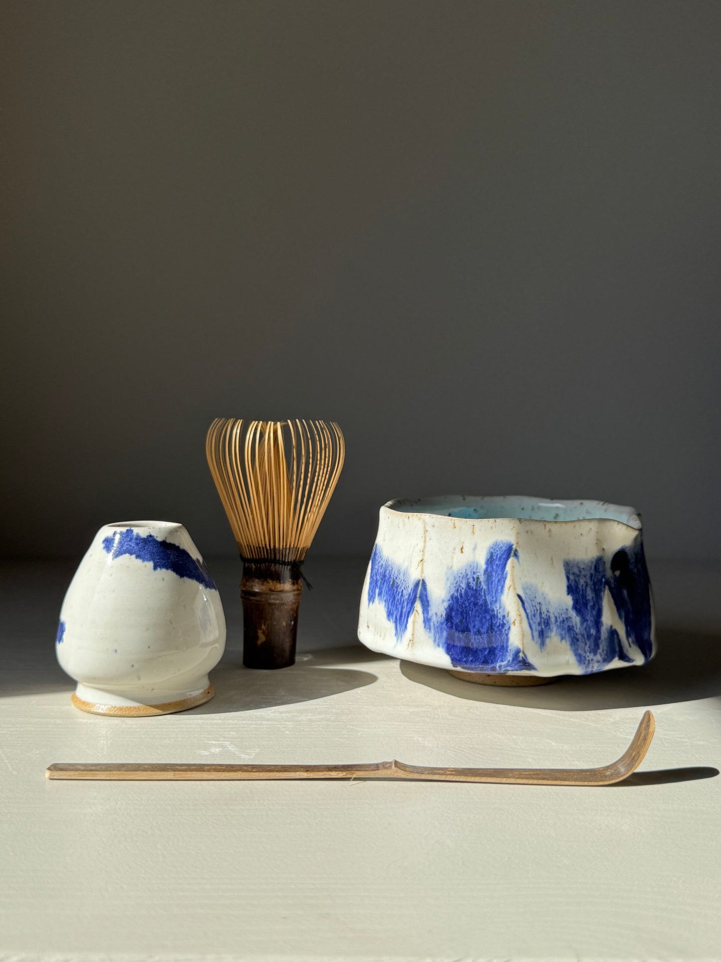 Faceted Matcha Bowl with Spout – Cobalt Blue & Glossy White Glaze #03