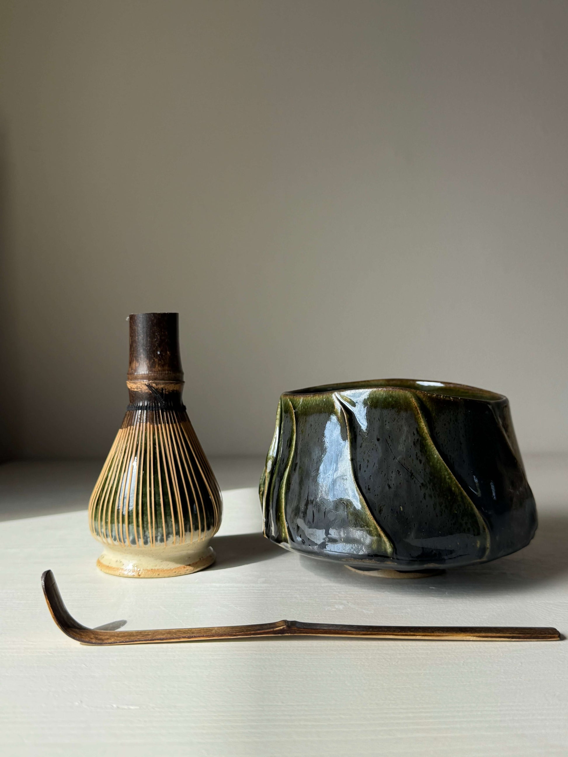 Textured Matcha Bowl - Hinoki Series #08 with bamboo whisk, handmade ceramic tea set