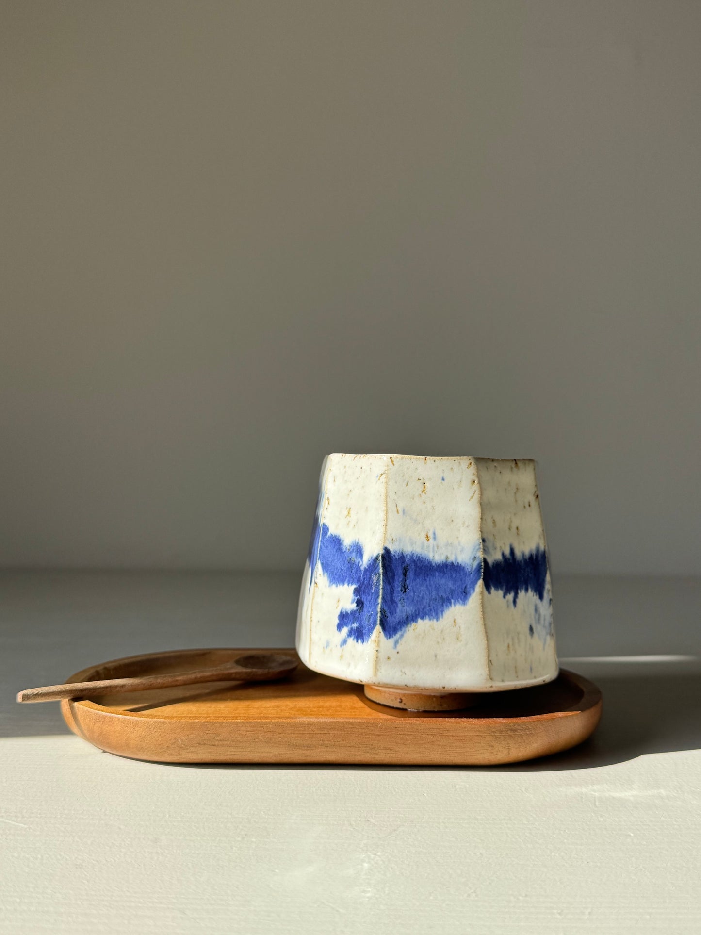 Faceted Cup – Cobalt Blue & Glossy White #02
