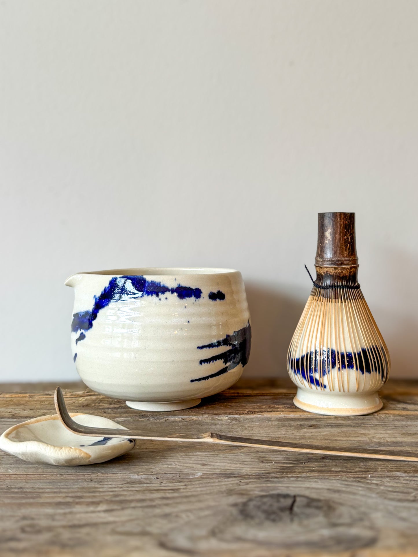 Katakuchi Matcha Bowl with Spout – Gosu Series #02