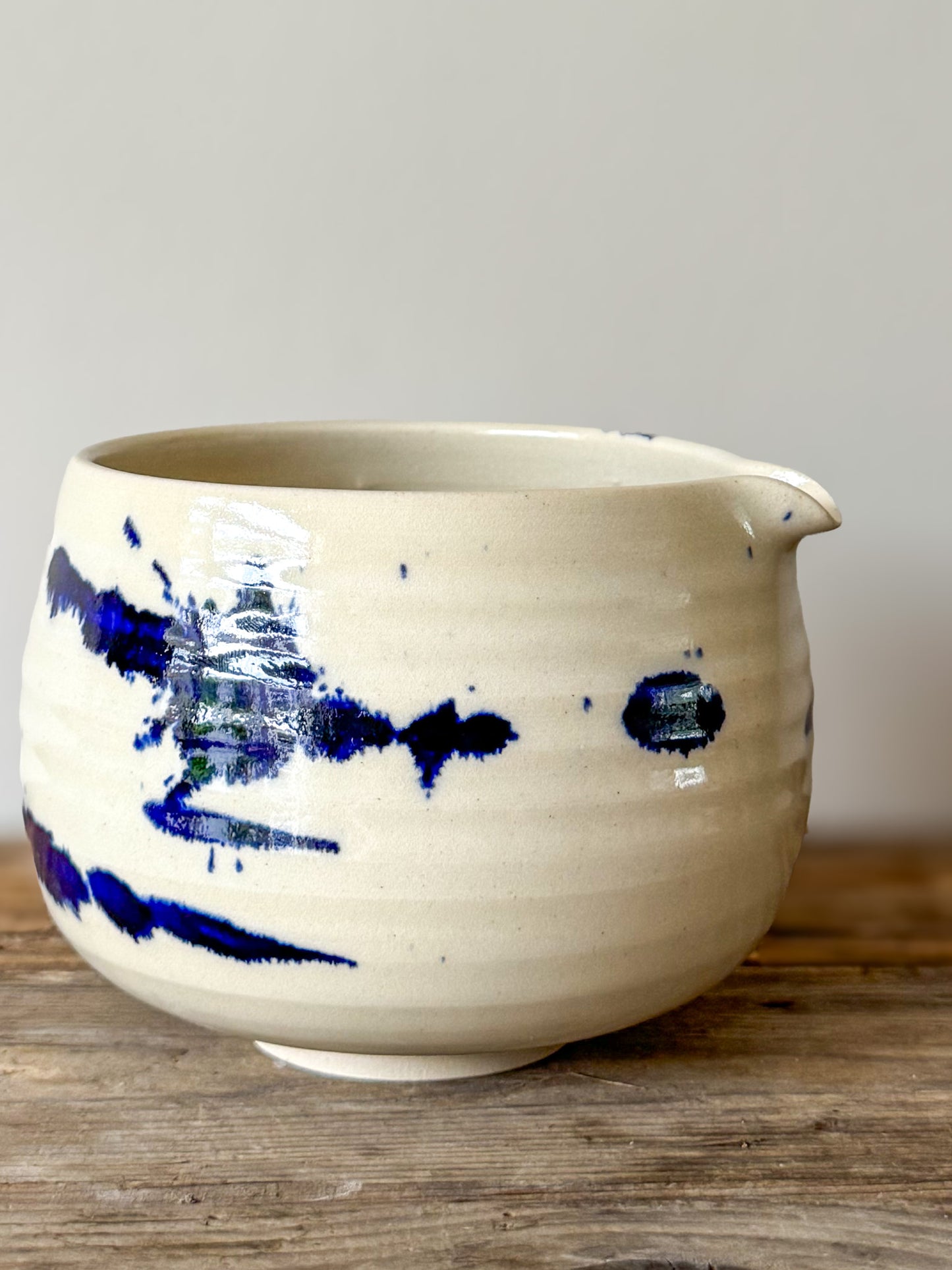 Katakuchi Matcha Bowl with Spout – Gosu Series #02