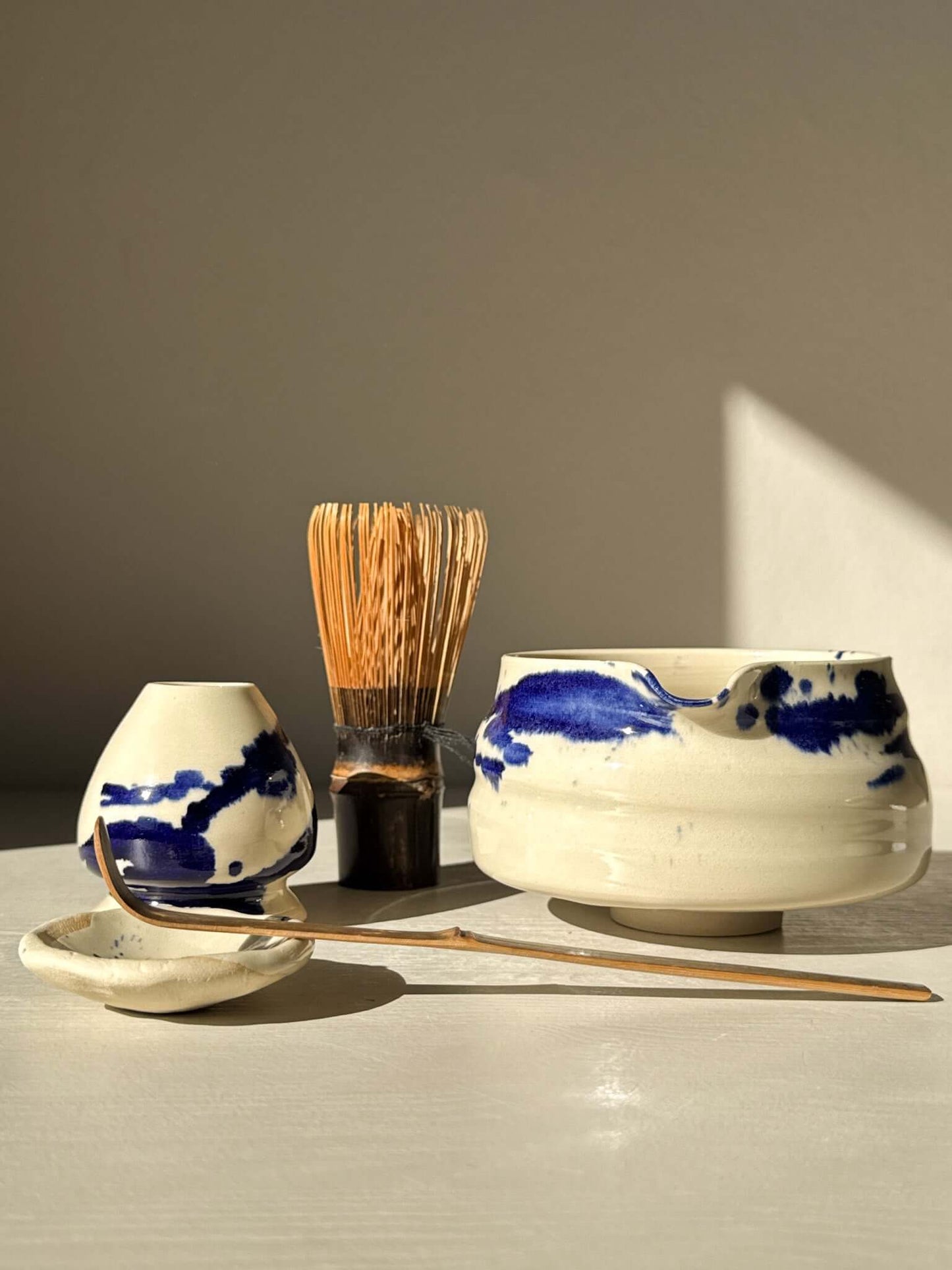 Matcha Bowl with Spout – Gosu #01