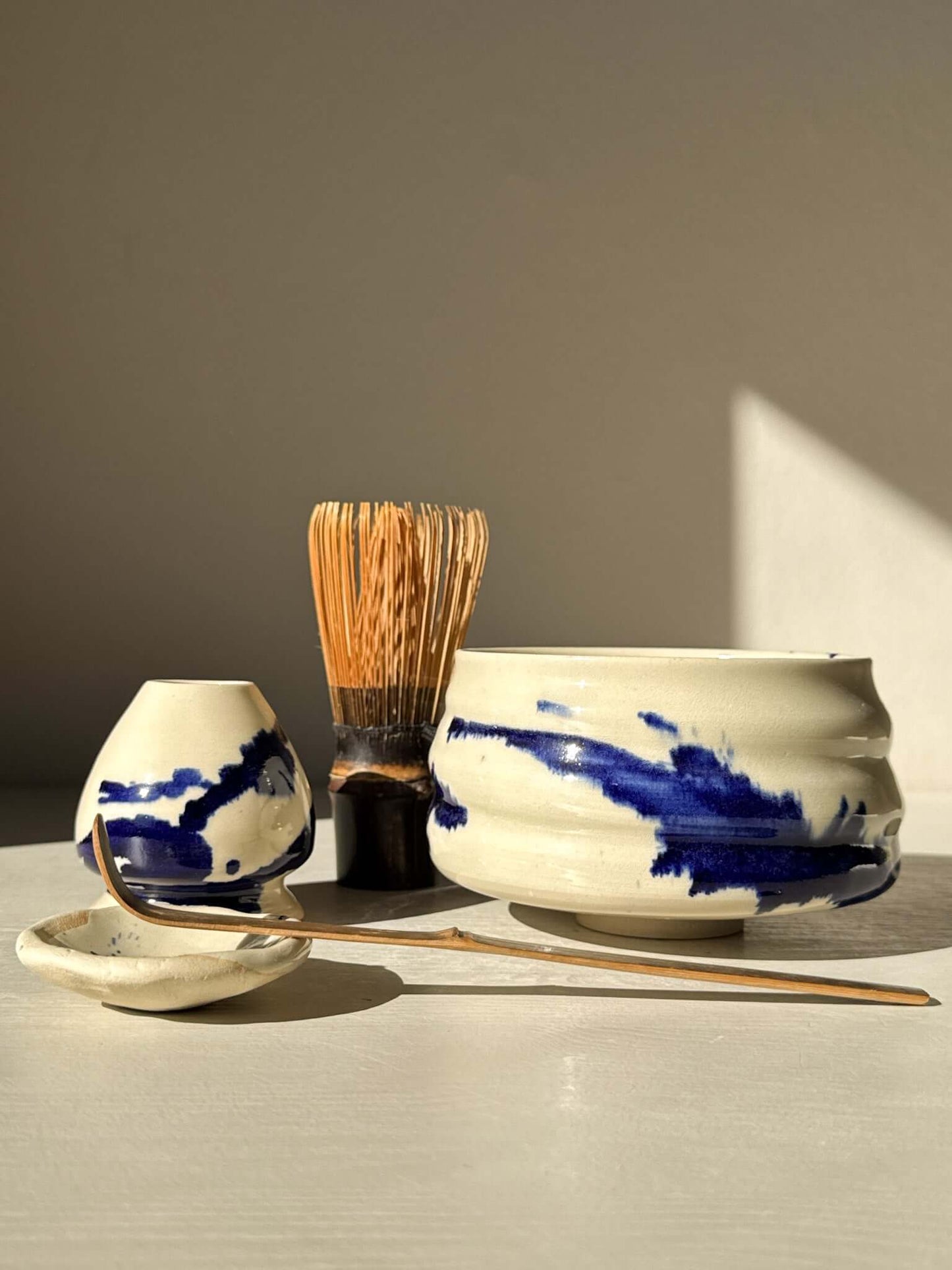 Matcha Bowl – Gosu Series #01 with cobalt glaze design, part of a traditional tea set.