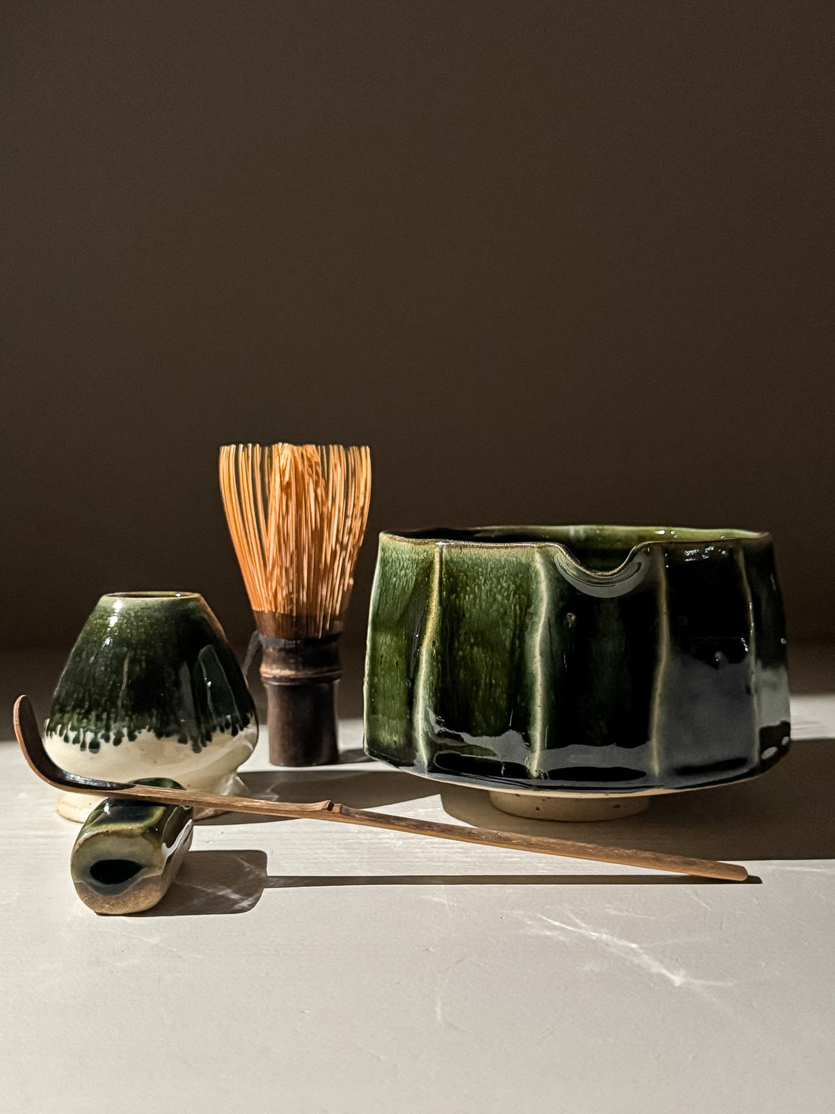 Matcha Kom met Facetten en Schenktuit- Hinoki Serie #01