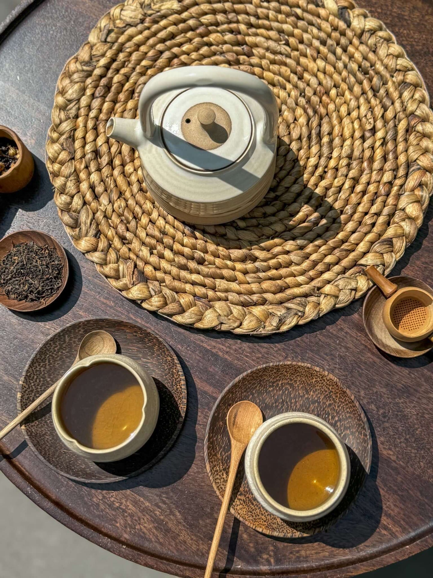 Coconut Wood Side Plates