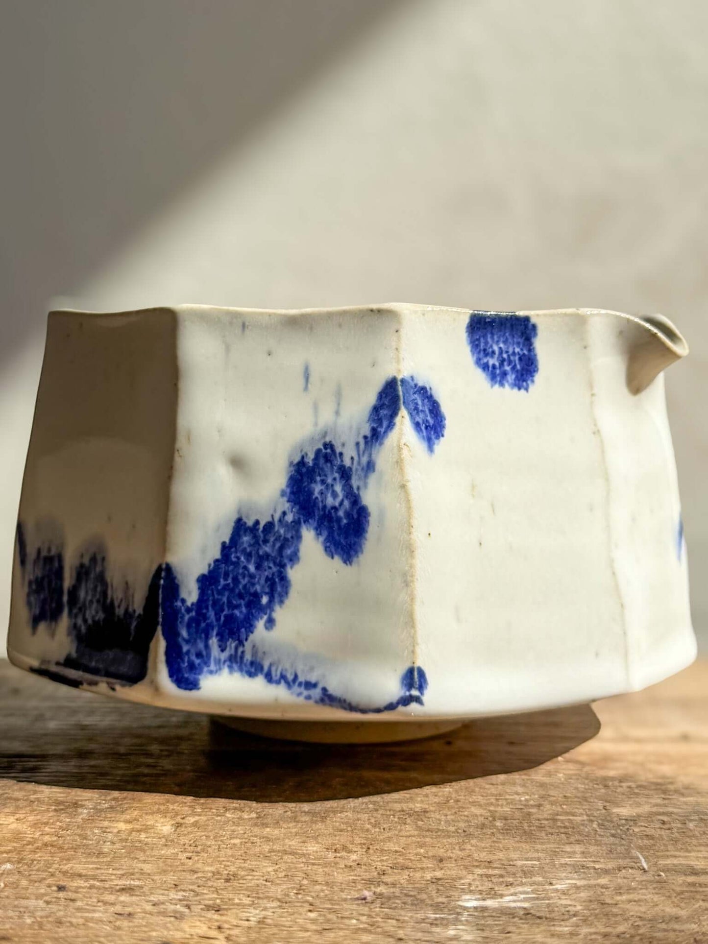 Faceted Matcha Bowl with Spout – Cobalt Blue & Glossy White Glaze #02