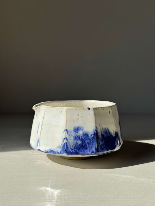 Faceted Matcha Bowl with Spout – Cobalt Blue & Glossy White Glaze #06, handmade ceramic with textured design and blue accents.