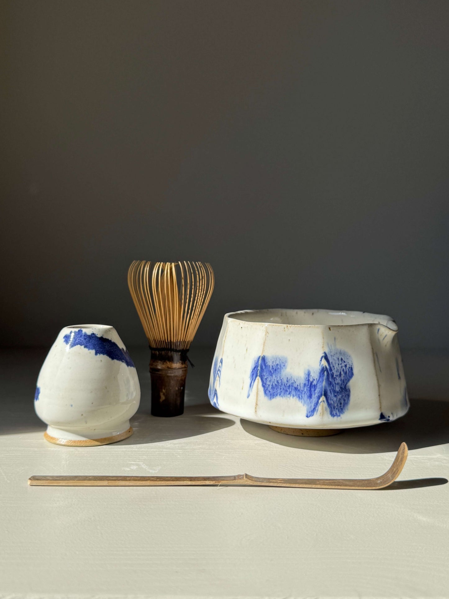 Faceted Matcha Bowl with Spout – Cobalt Blue & Glossy White Glaze #06, handmade ceramic with bamboo whisk and scoop