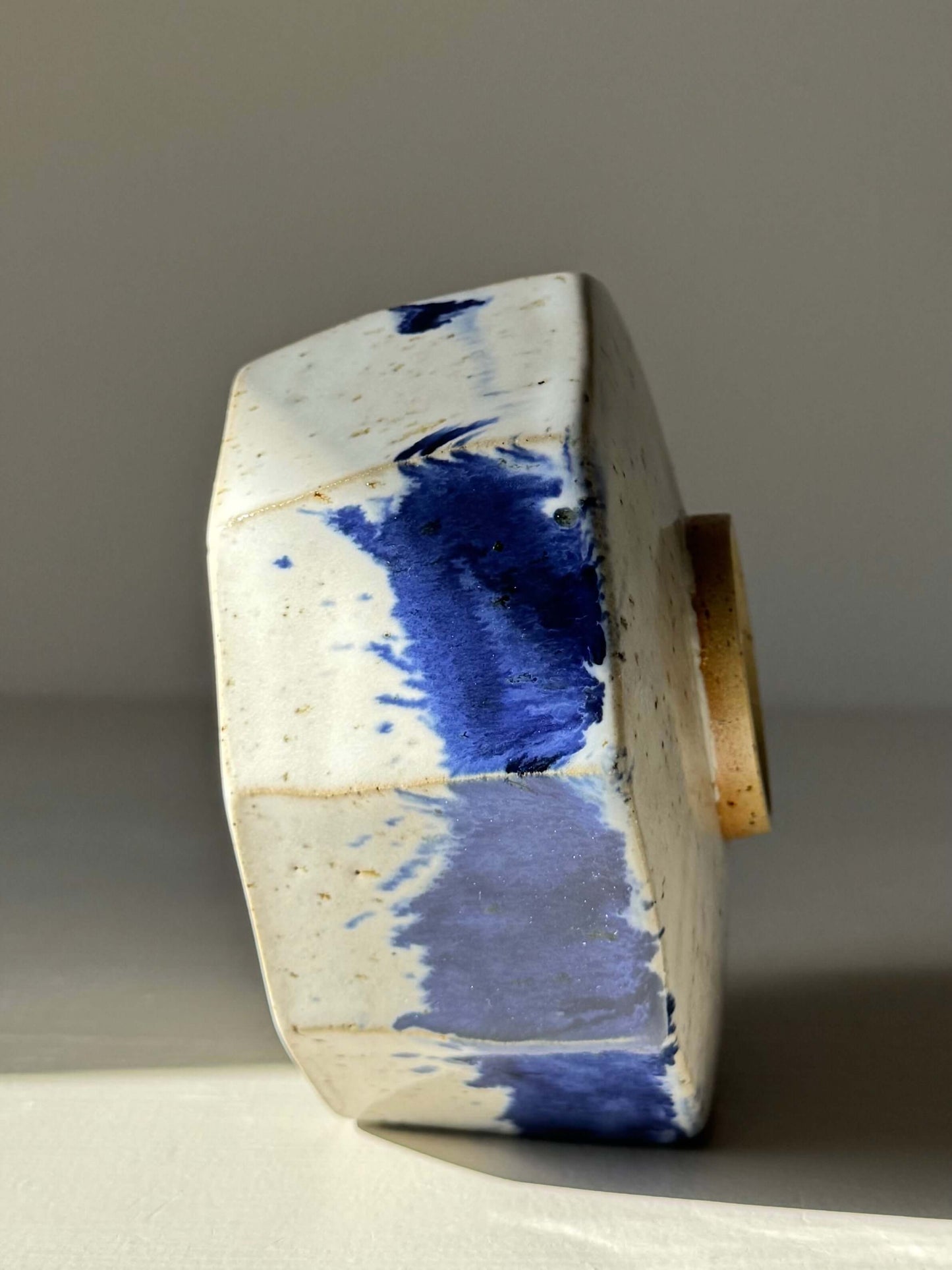 Faceted Matcha Bowl with Spout – Cobalt Blue & Glossy White Glaze #09, handmade ceramic with unique faceted and spout design.