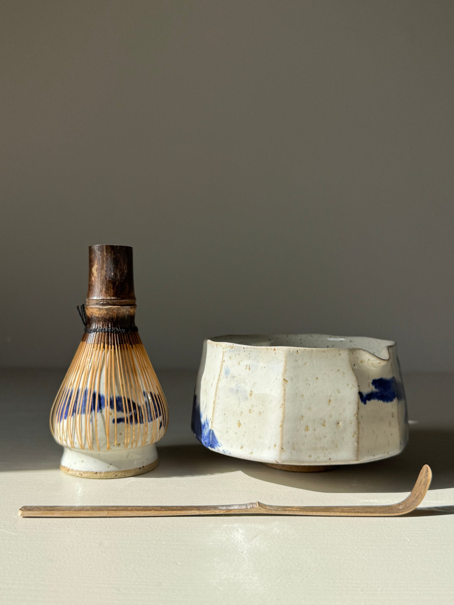 Faceted Matcha Bowl with Spout – Cobalt Blue & Glossy White Glaze #011, handmade ceramic bowl with unique design.