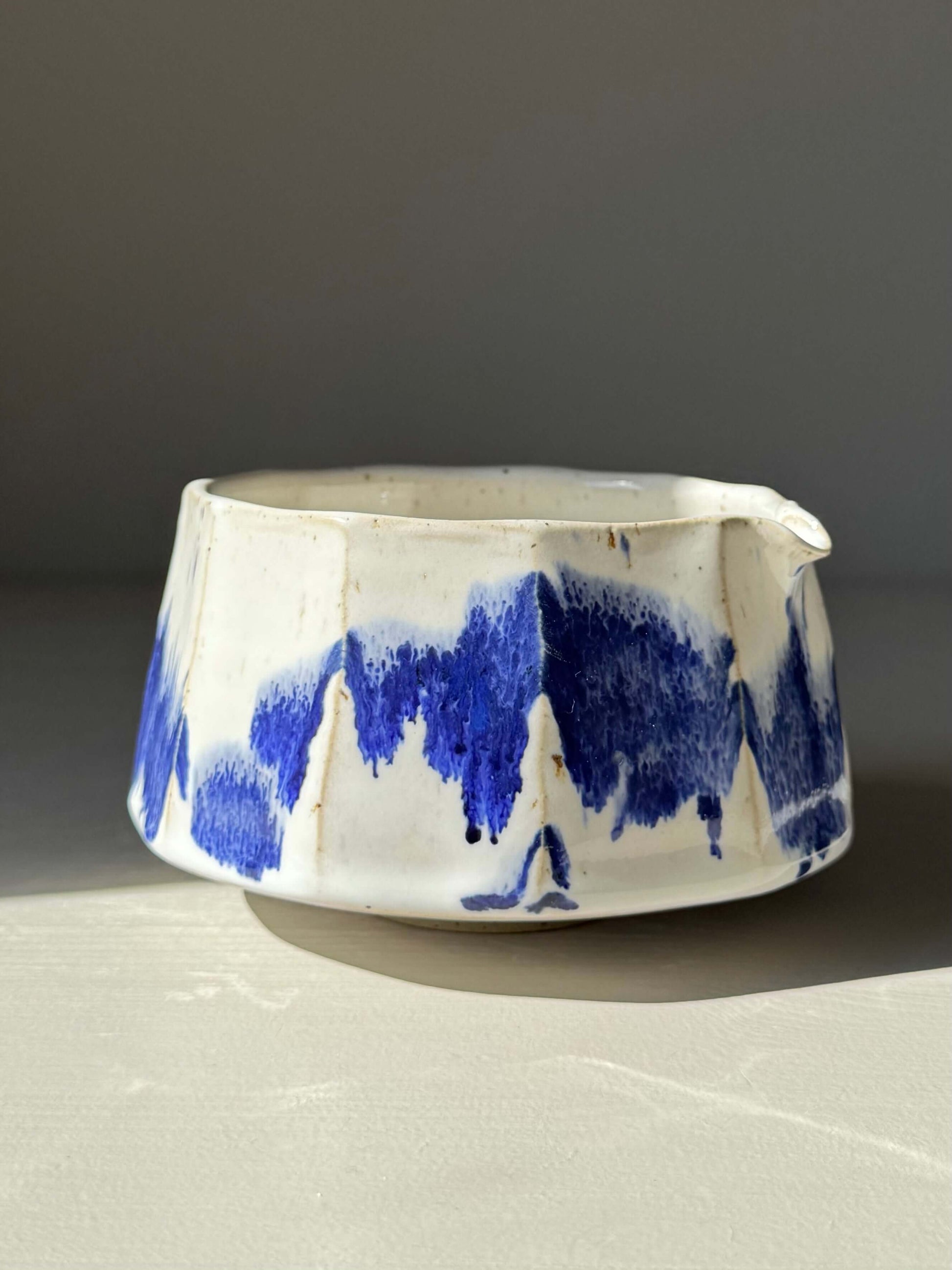 Faceted Matcha Bowl with Spout – Cobalt Blue & Glossy White Glaze #08, handmade ceramic with unique faceted design.