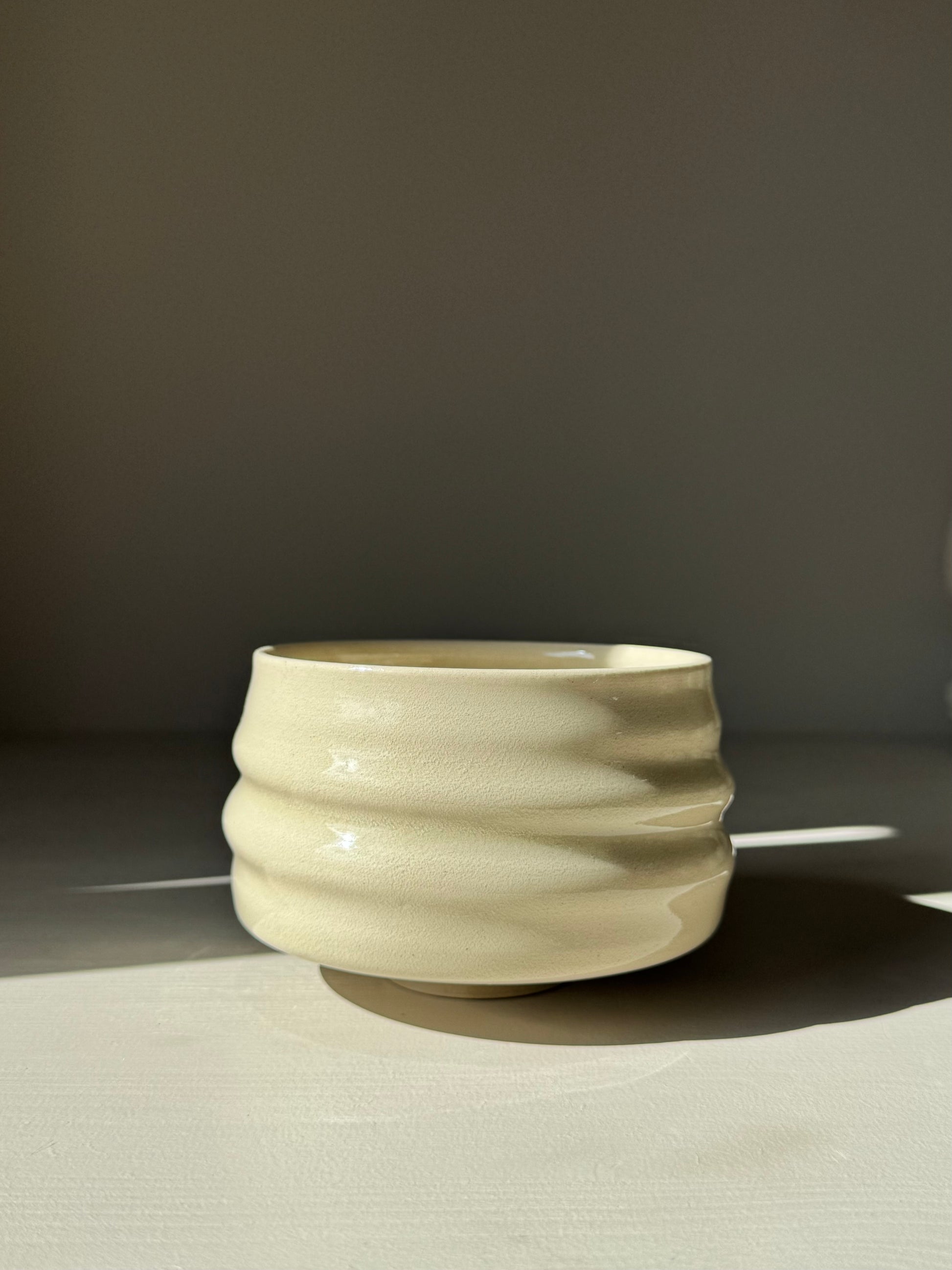 Handmade ceramic Matcha Bowl - Clear Glaze #02 with natural stoneware finish and carved ridges, 500ml capacity.