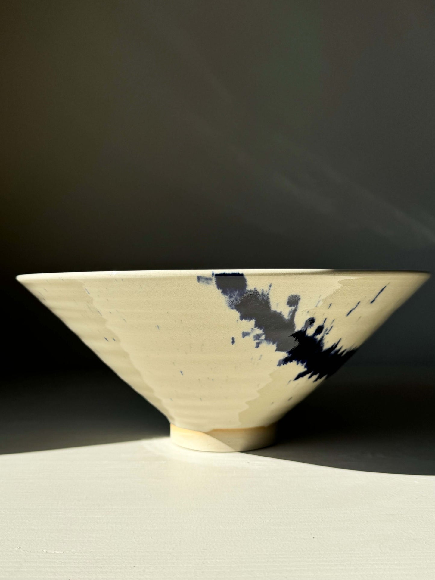 Elegant Gosu Series serving bowl with minimalist design and tall foot, inspired by traditional Japanese forms.