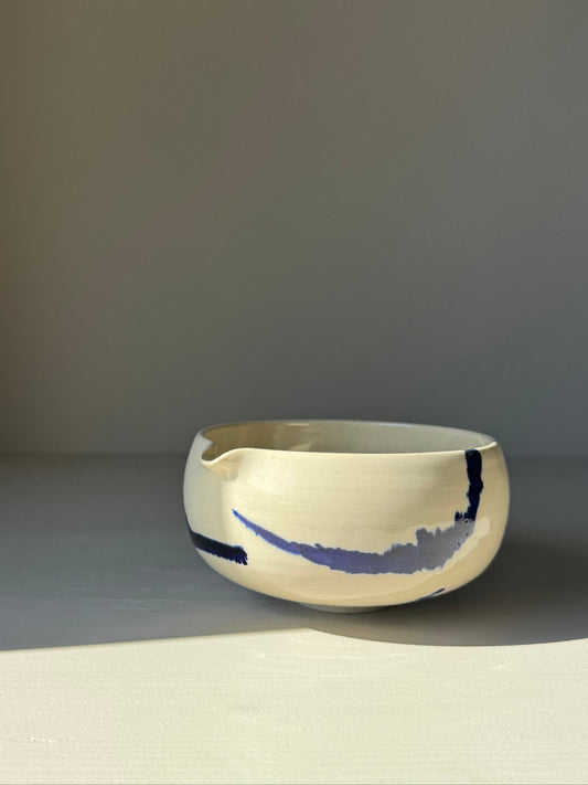 Katakuchi Matcha Bowl with Spout – Gosu Series