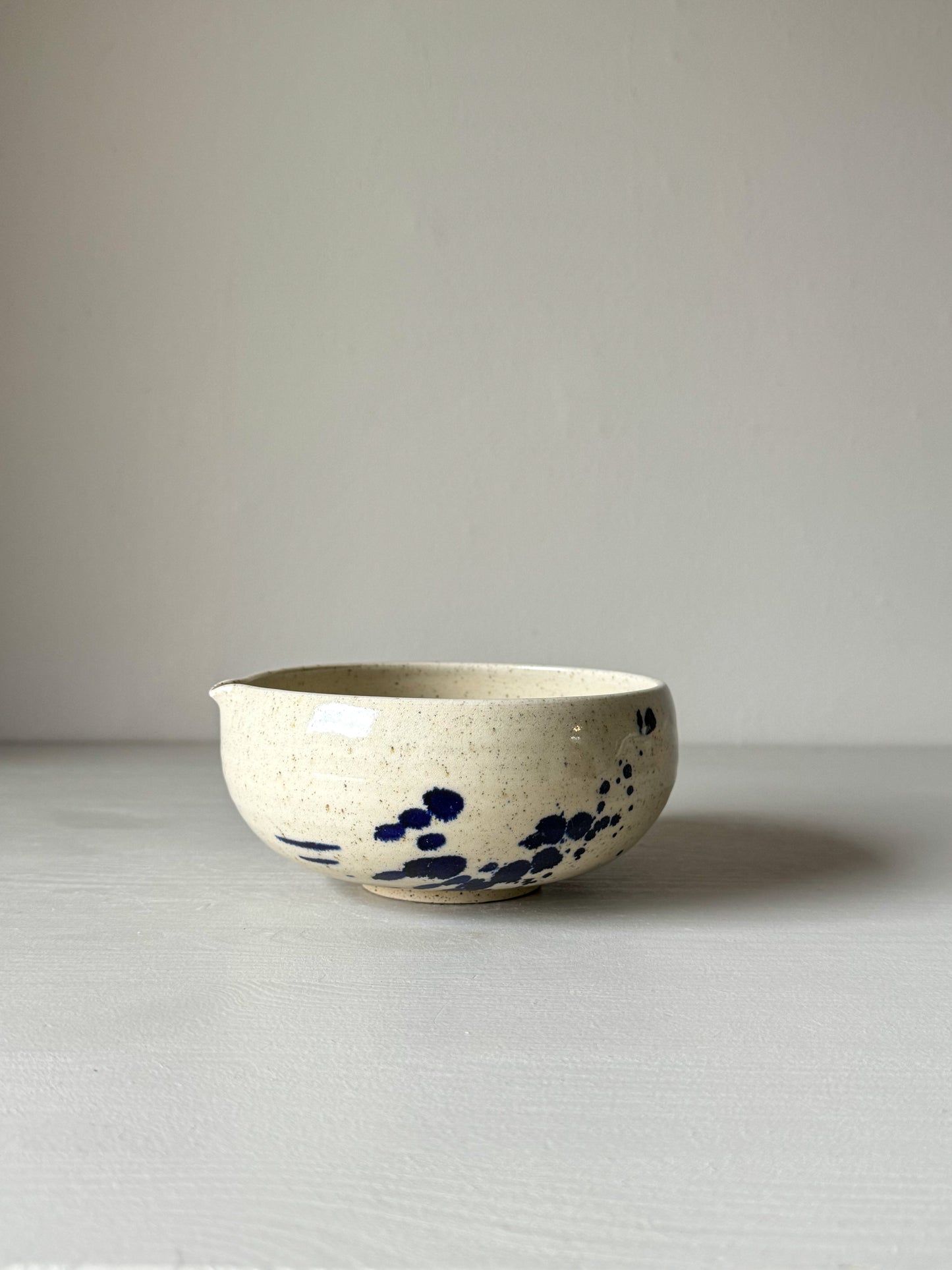 Matcha bowl with spout - Clear glaze & Cobalt blue 01