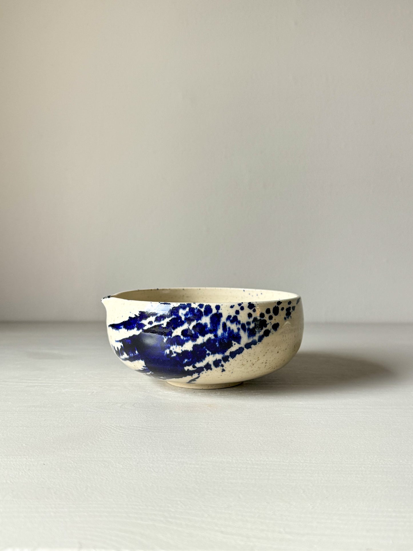 Matcha bowl with spout - Clear glaze & Cobalt blue 02