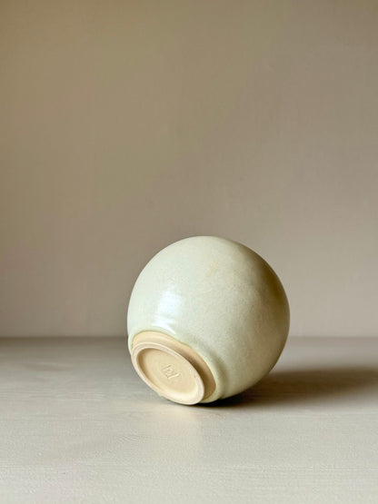 IKKAI Ceramics Medium Vase Moonstone