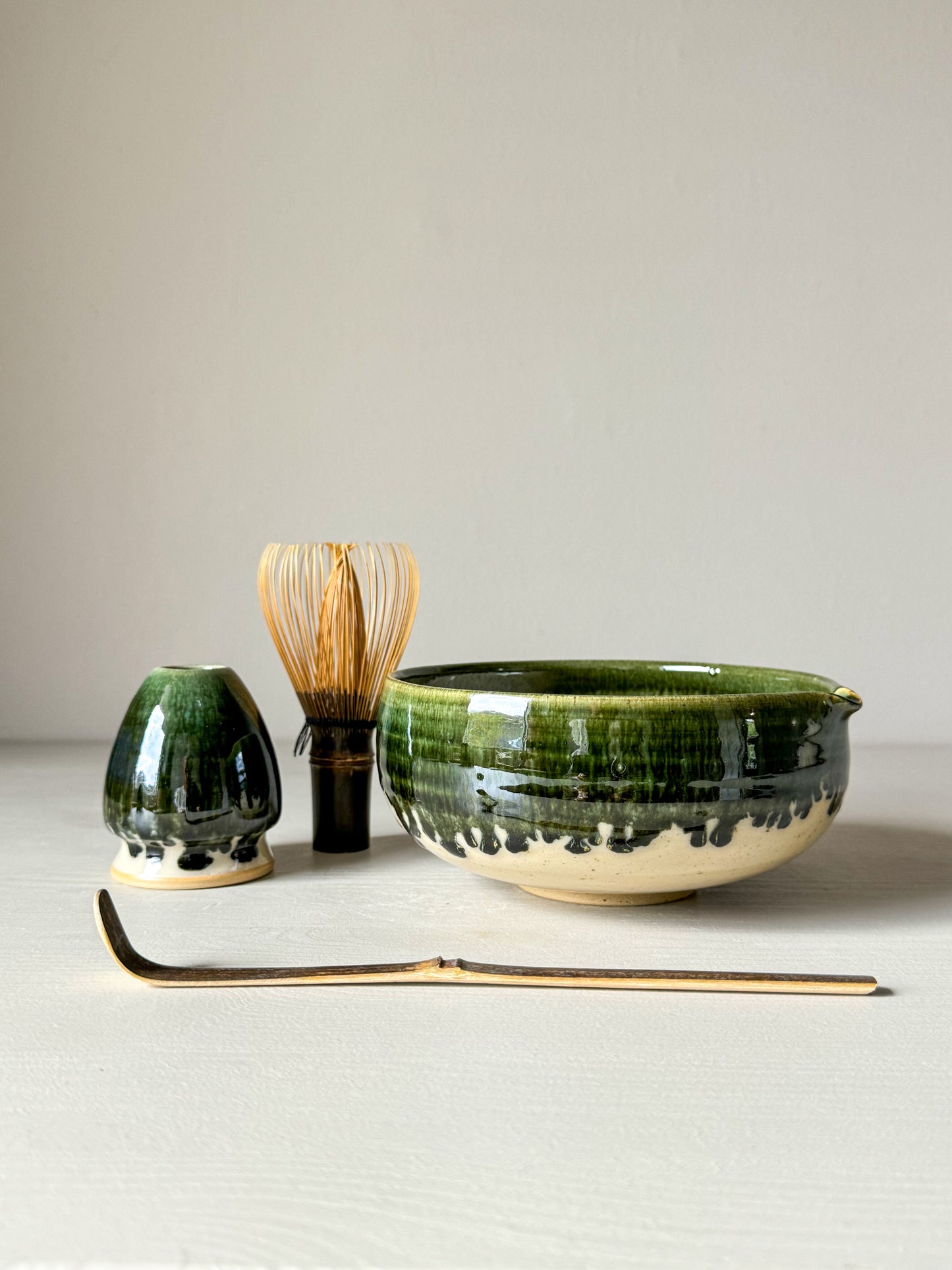 Matcha bowl with spout - Clear glaze & Green Rim 02