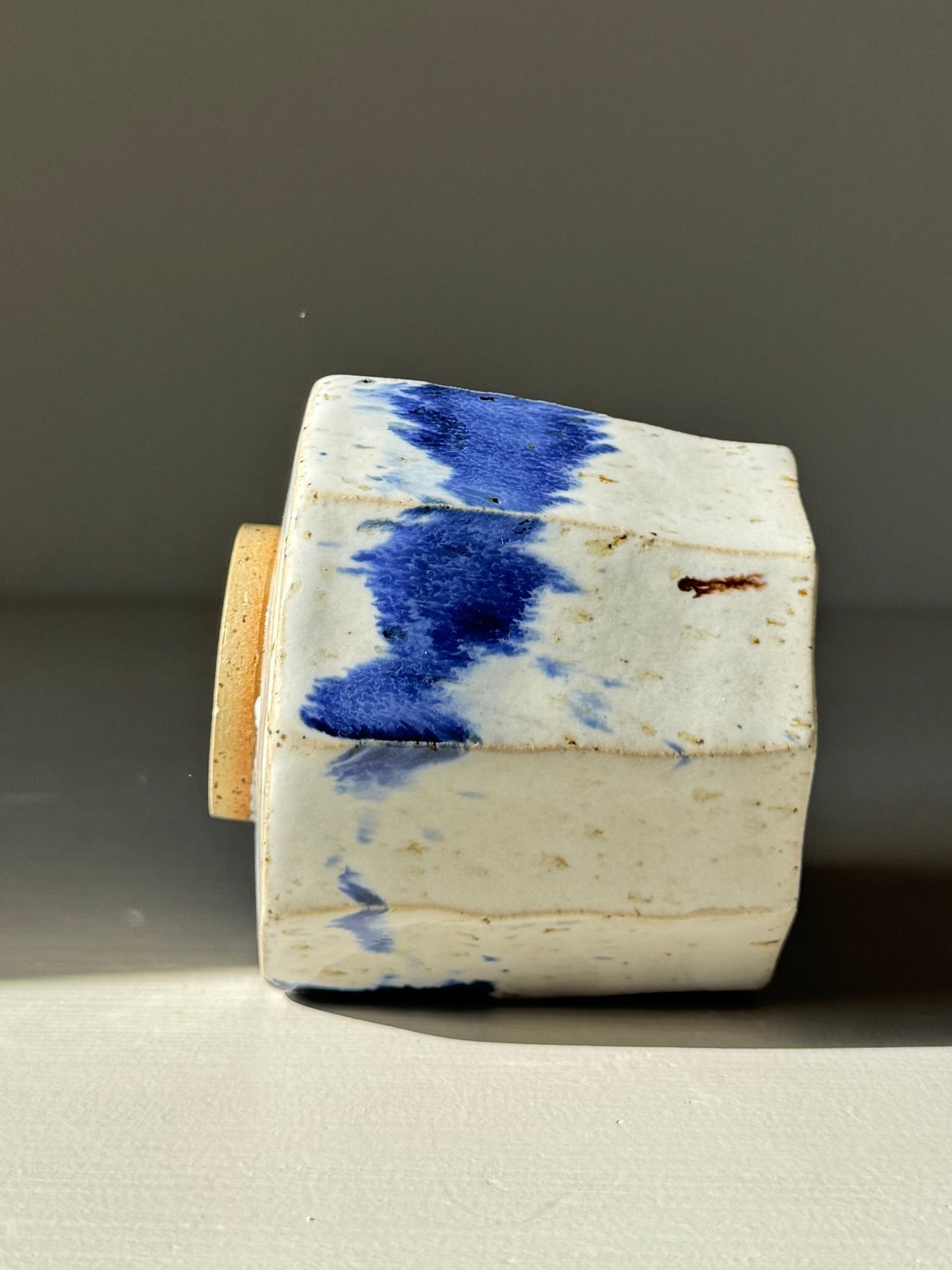 Faceted Cup – Cobalt Blue & Glossy White #01