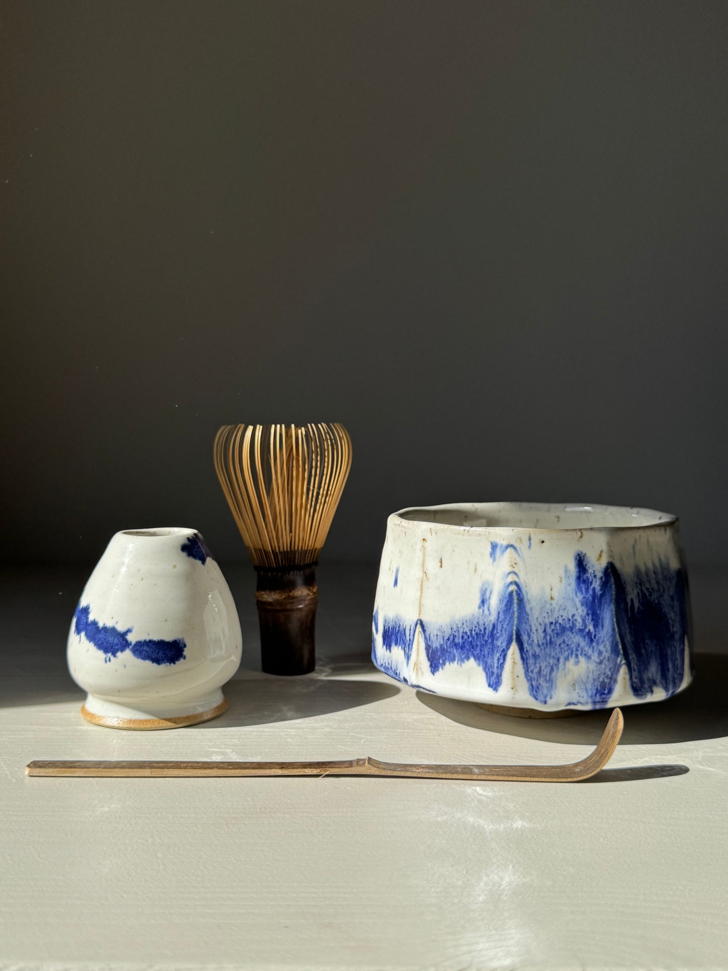 Faceted Matcha Bowl – Cobalt Blue & Glossy White Glaze #01