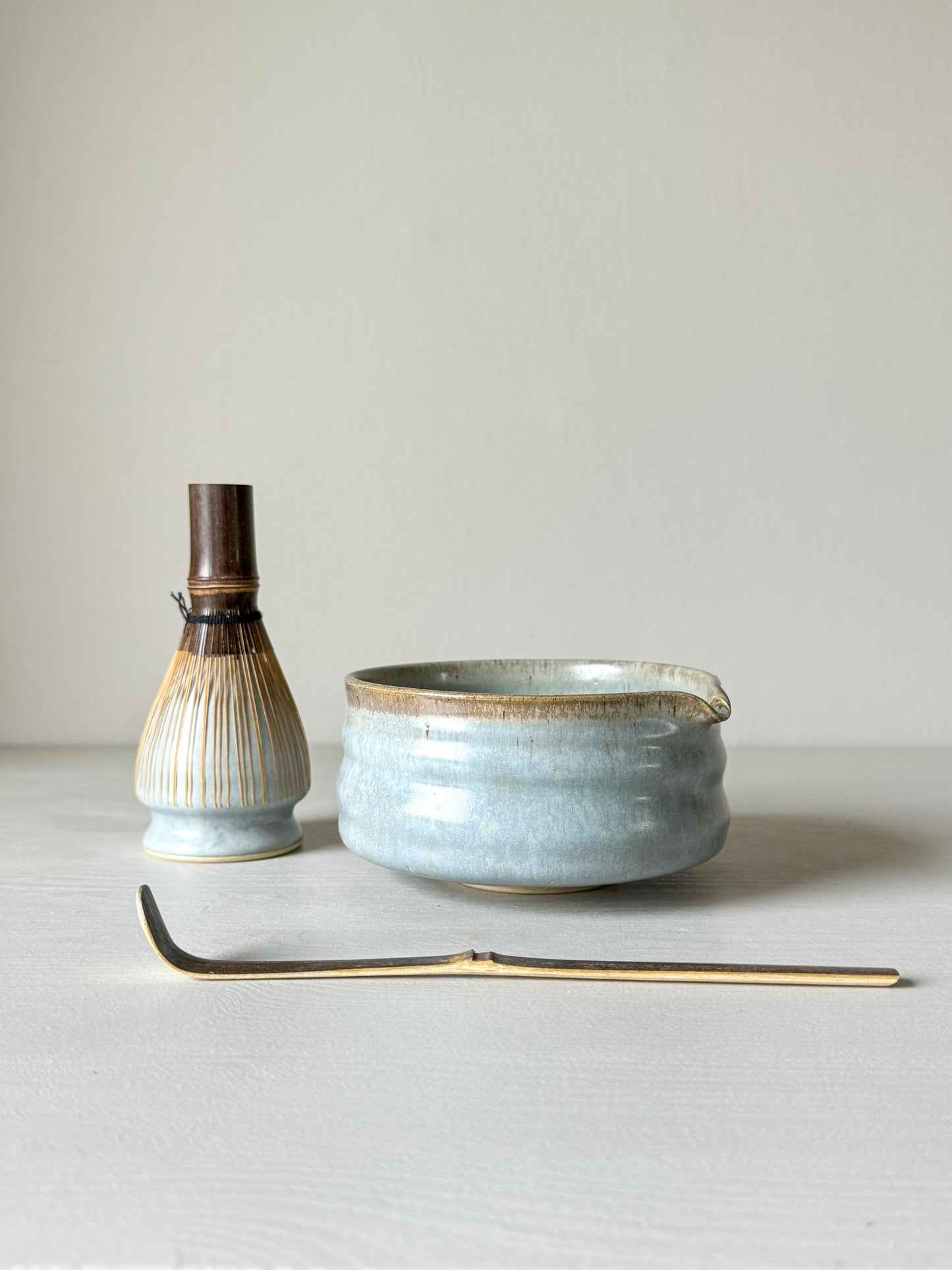 Matcha bowl with Spout - Sky Blue