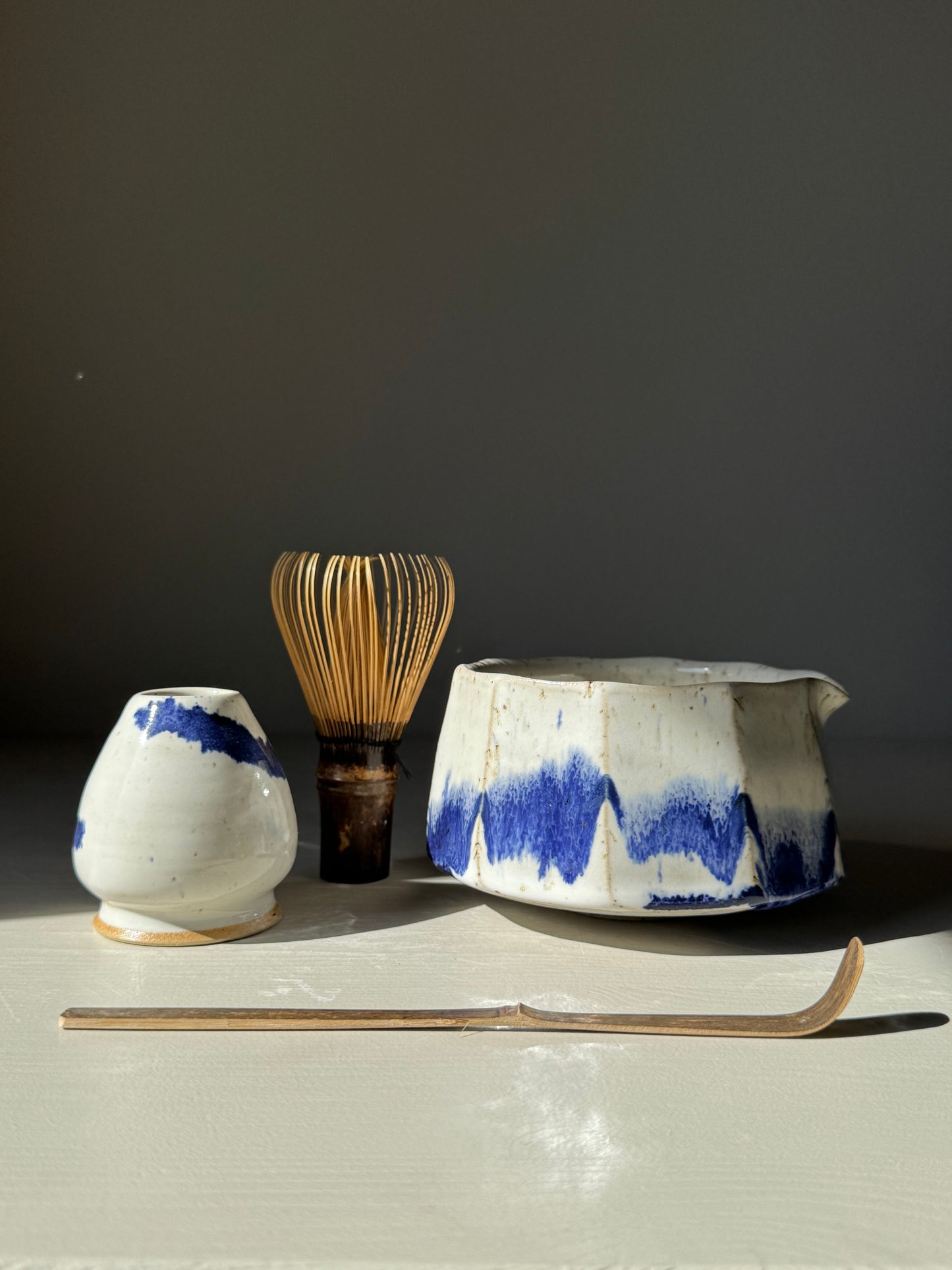 Faceted Matcha Bowl with Spout – Cobalt Blue & Glossy White Glaze #02