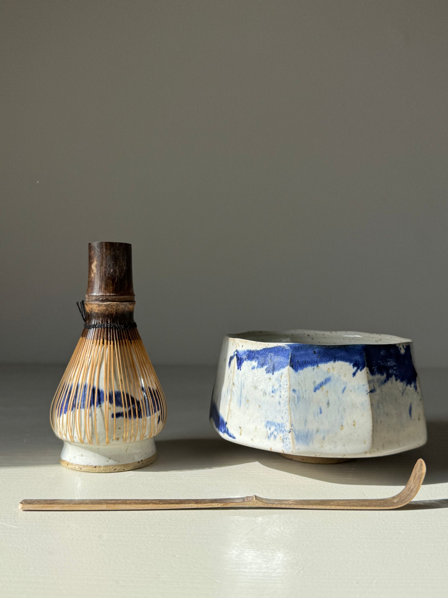 Faceted Matcha Bowl – Cobalt Blue & Glossy White Glaze #05
