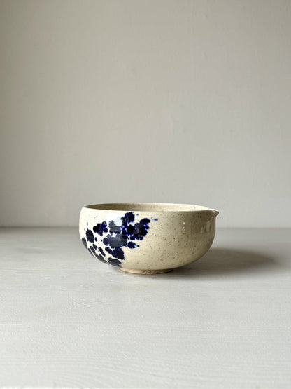 Matcha bowl with spout - Clear glaze & Cobalt blue 01