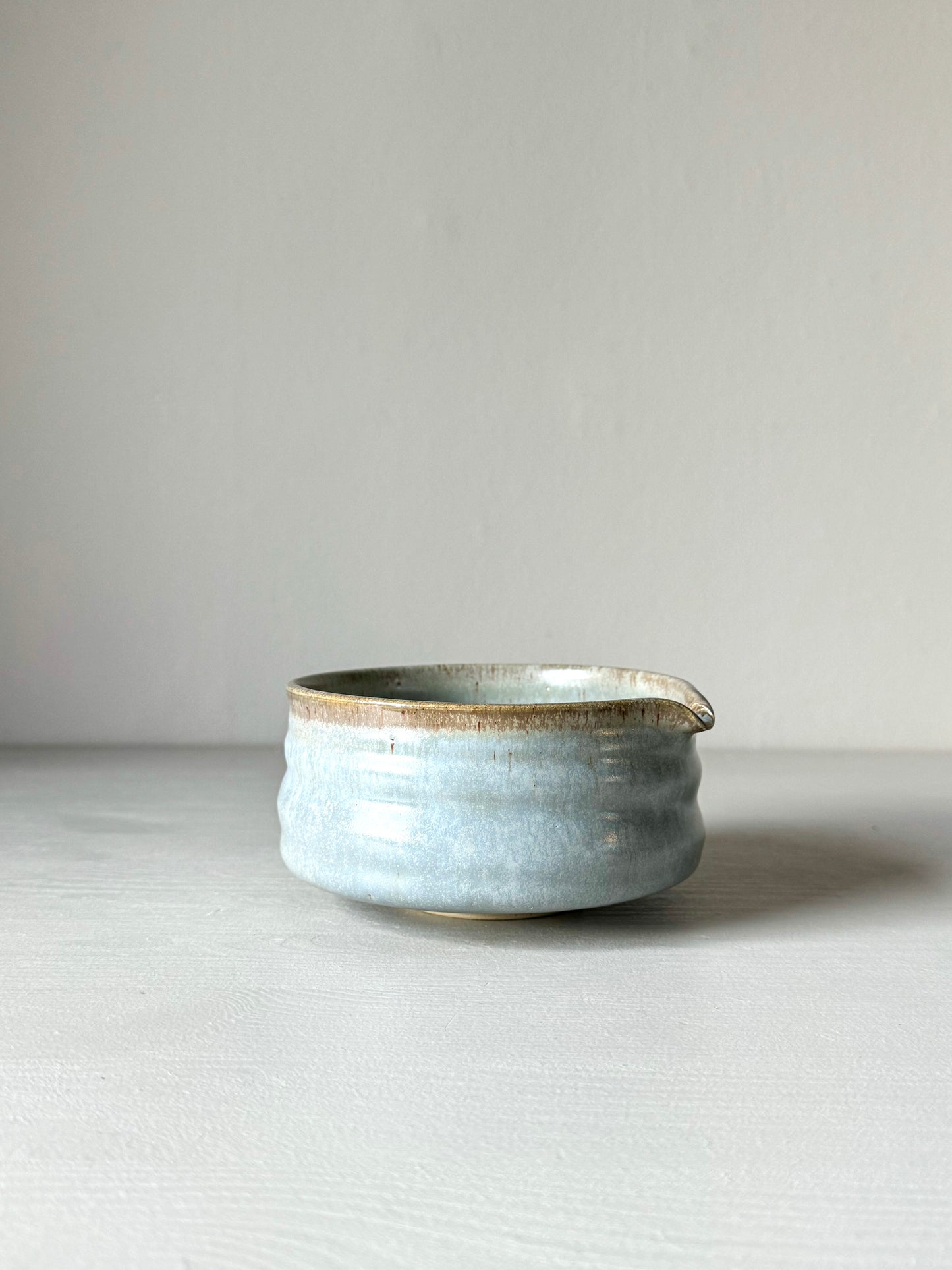 Matcha bowl with Spout - Sky Blue