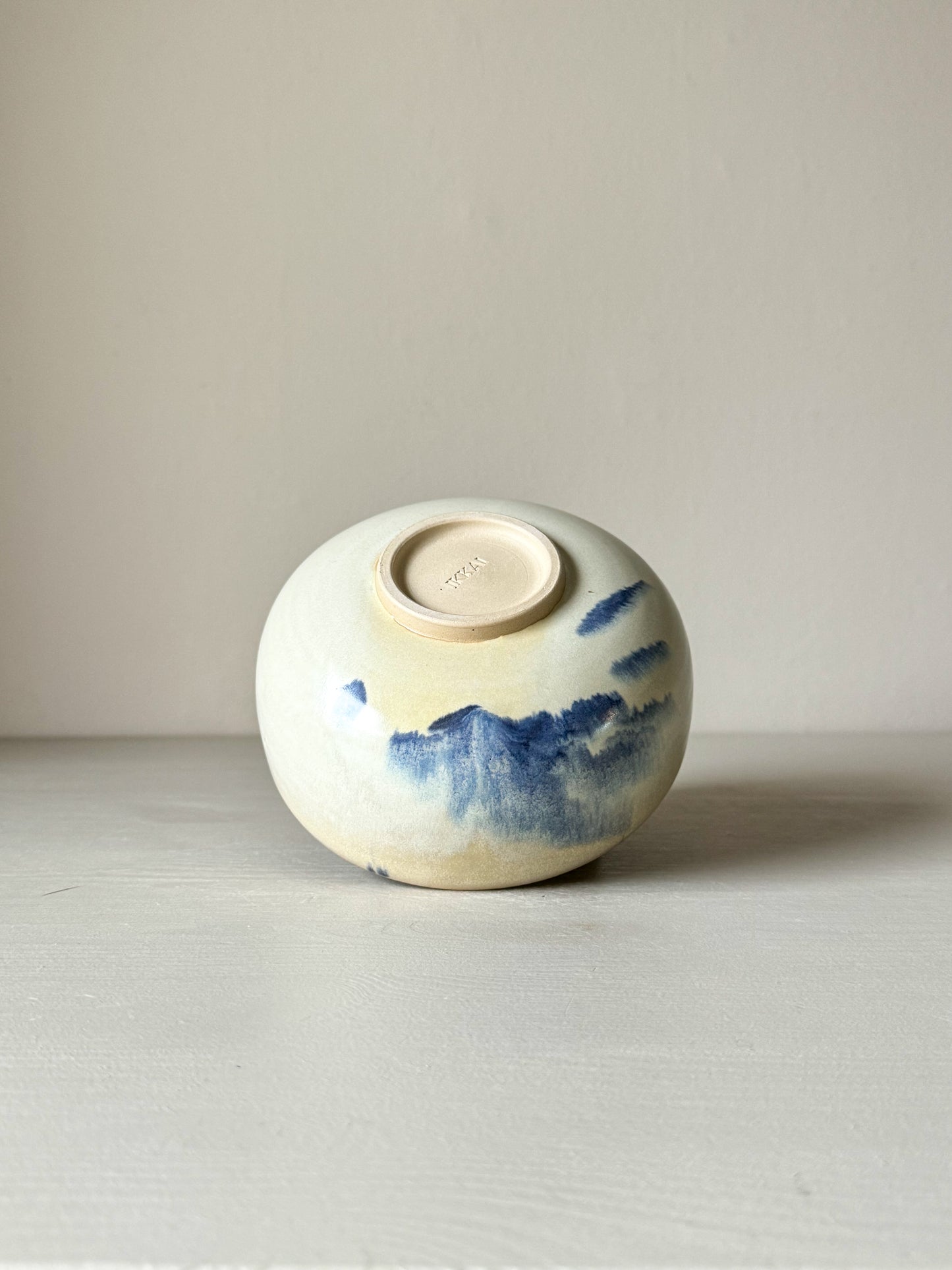 Matcha bowl with Spout - Moonstone & Cobalt Blue