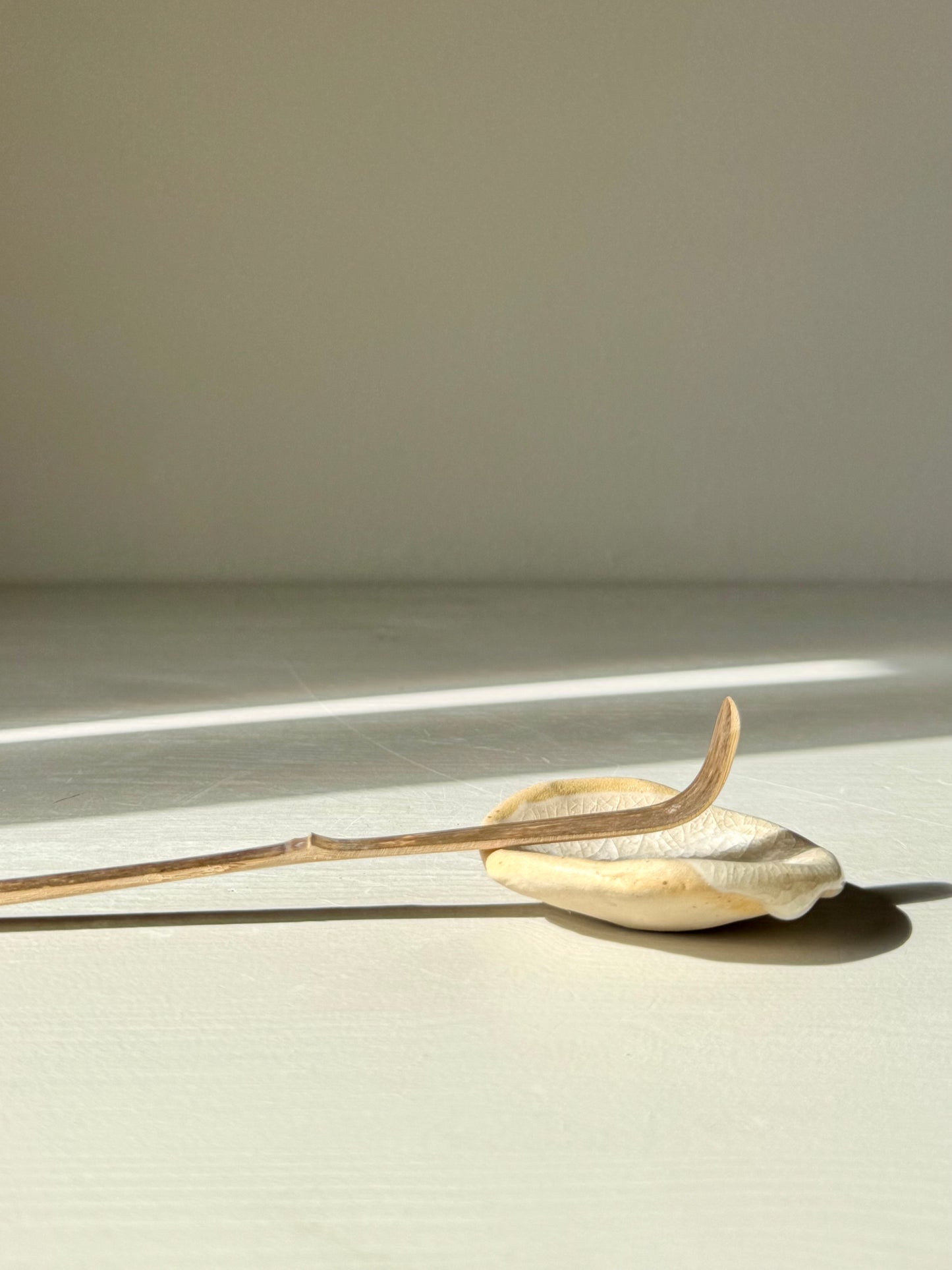 Ronde Chopstick- & Matcha Lepelhouder –  Kannyū