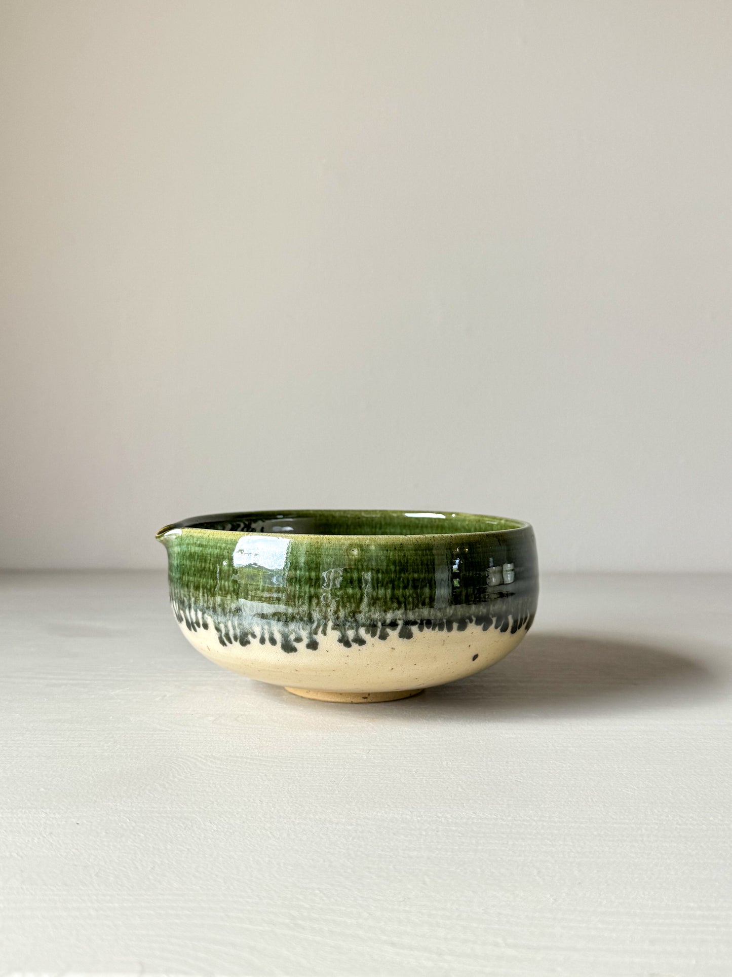 Matcha bowl with spout - Clear glaze & Green Rim 02