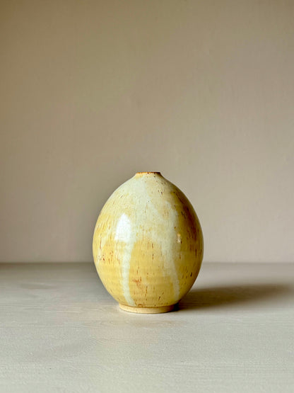 Medium Vase - Creamy Yellow