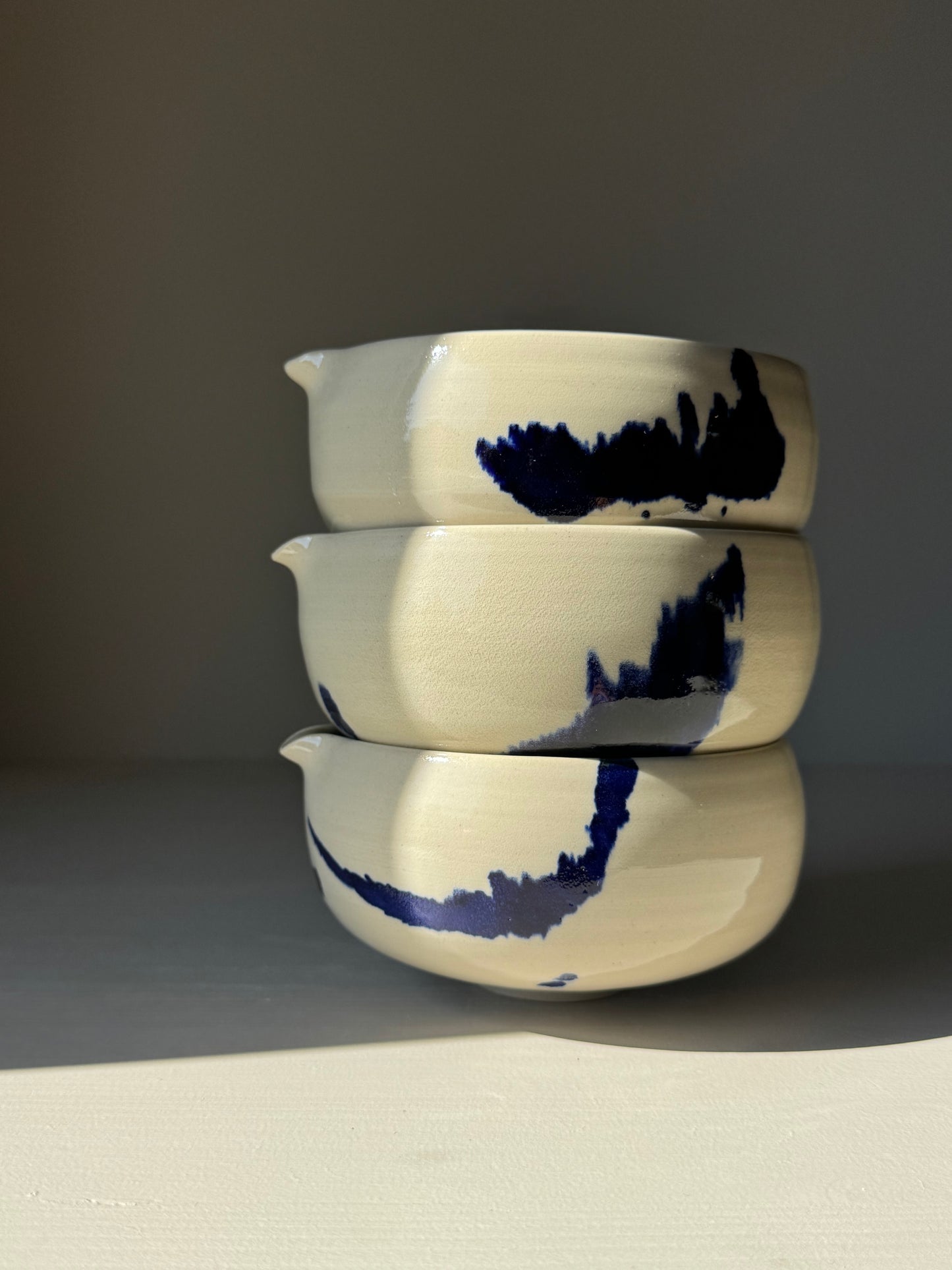 Katakuchi Matcha Bowl with Spout – Gosu Series