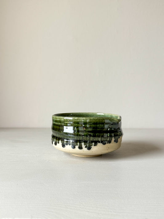 Matcha bowl with spout - Clear glaze & Green Rim 01