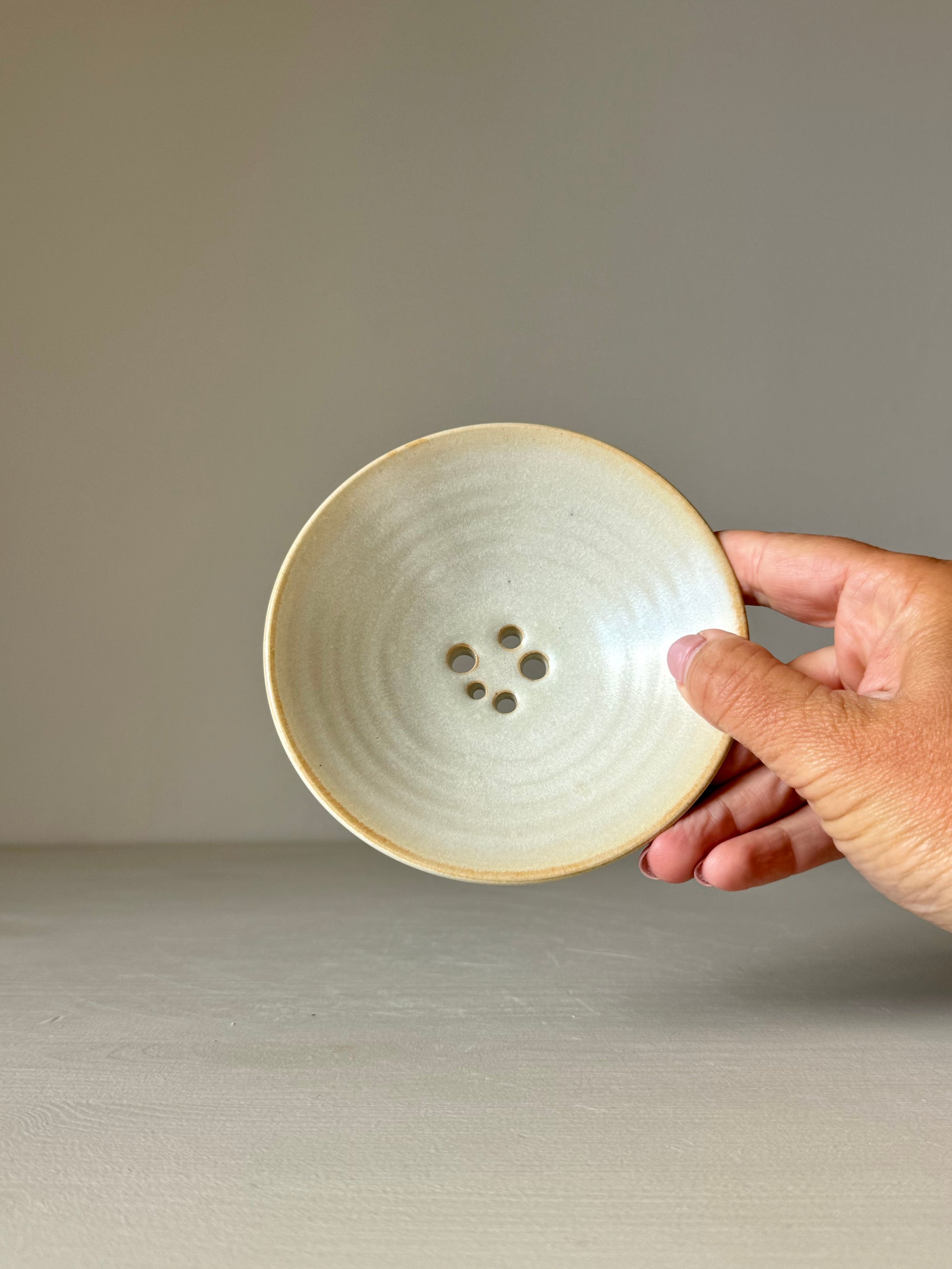 IKKAI Ceramics Soap dish - Moonstone