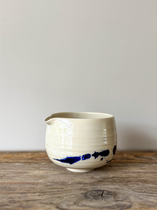 Katakuchi Matcha Bowl with Spout – Gosu Series #01
