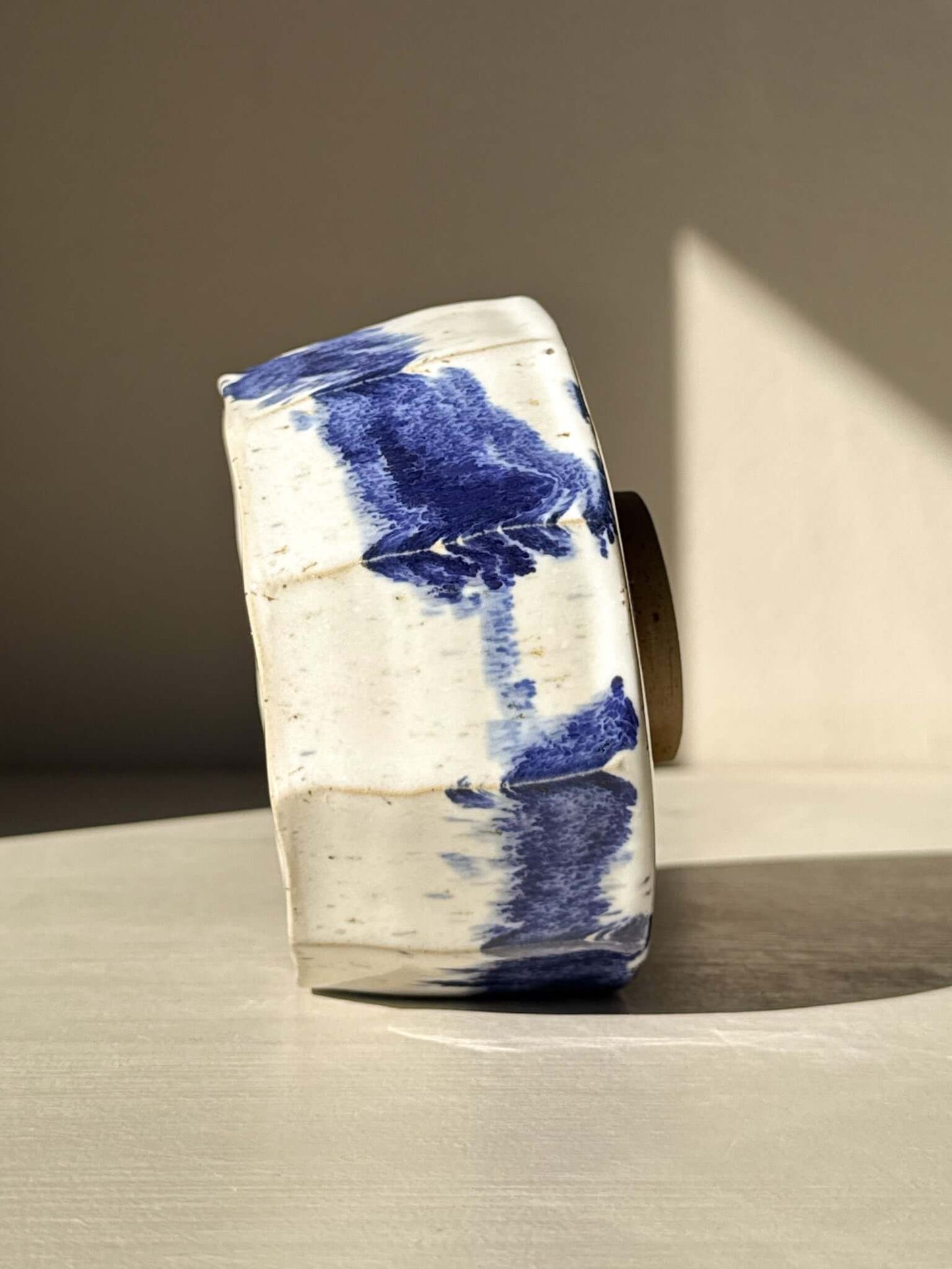 Faceted Matcha Bowl – White & Blue #03