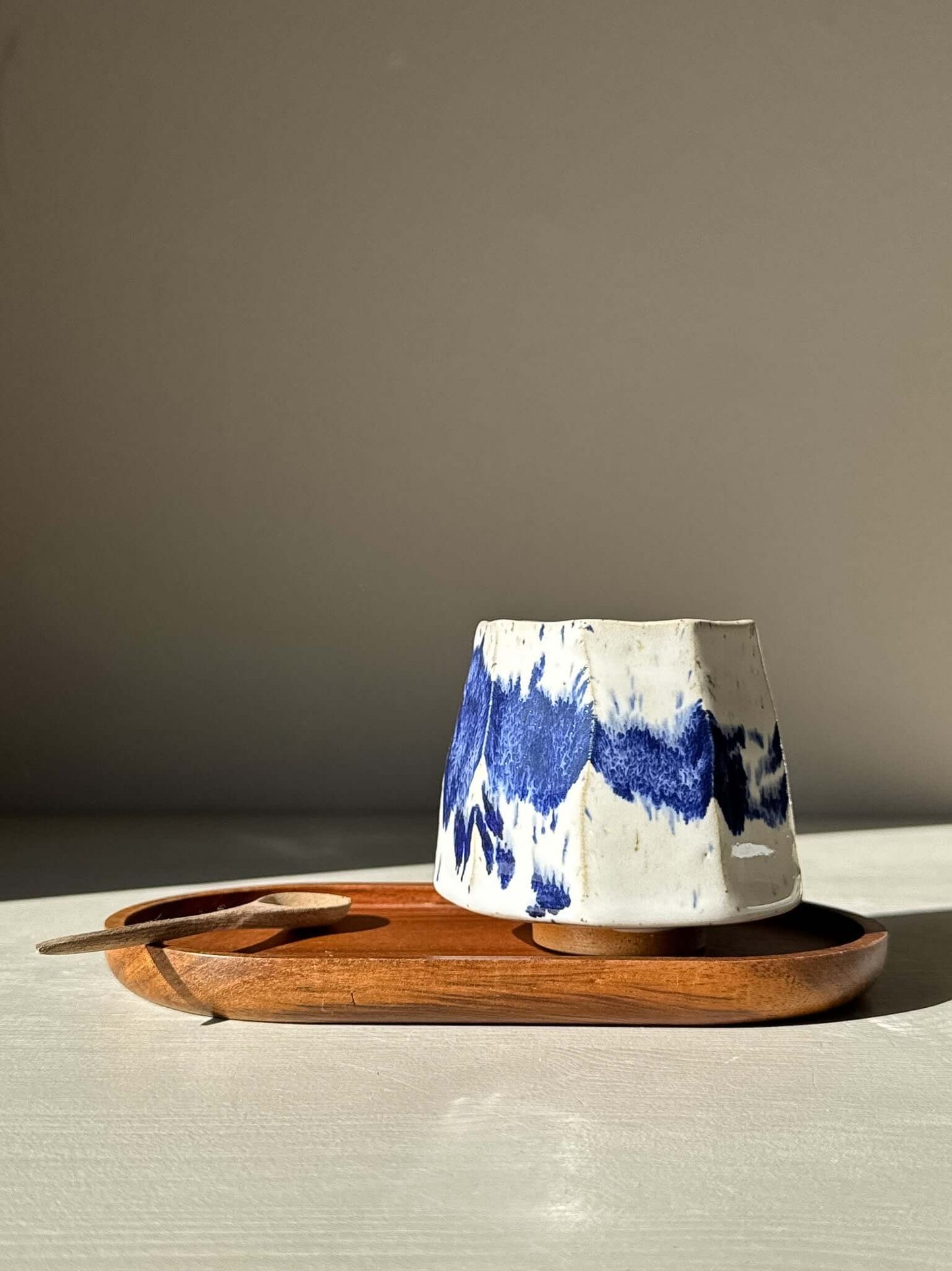 Faceted Cup – Cobalt Blue & Glossy White #02