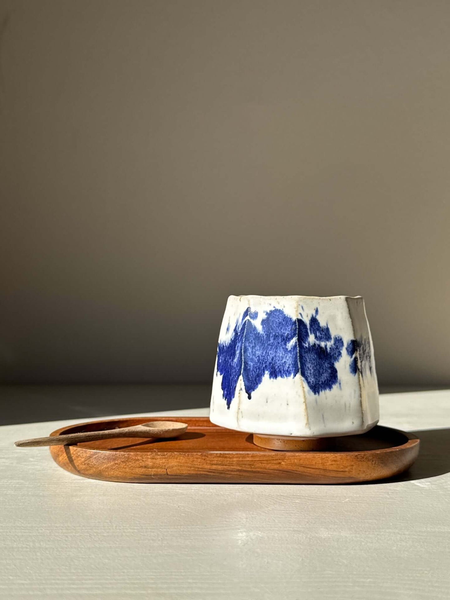 Faceted Cup – Cobalt Blue & Glossy White #04