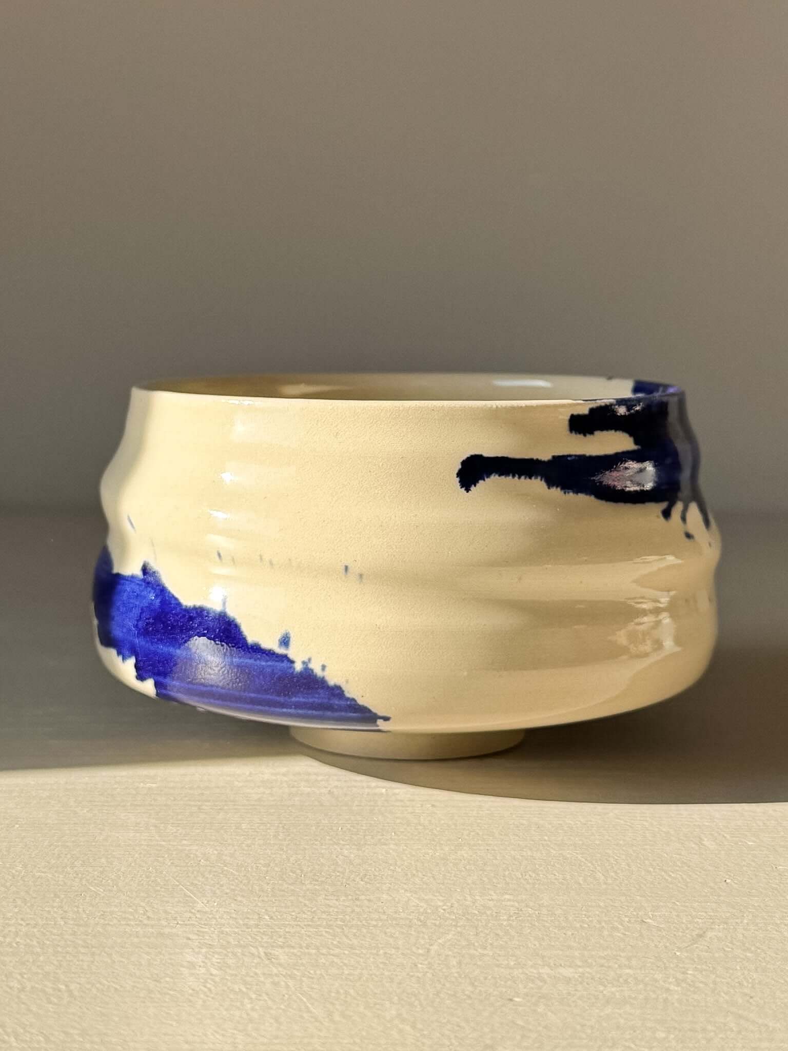 Matcha Bowl – Gosu Series #05 with cobalt glaze and natural pattern, featuring rounded shape and artisanal design.