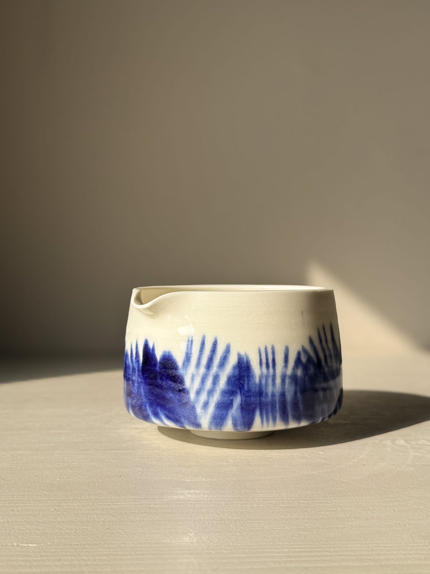 Porcelain Matcha Bowl – Cobalt & Gold Lustre #02