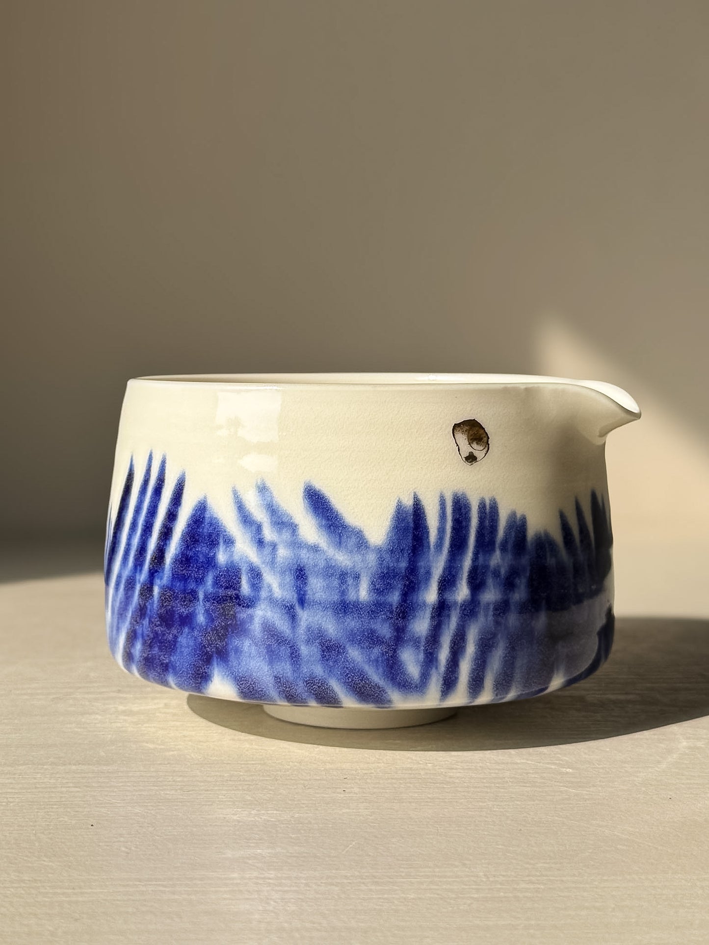 Porcelain Matcha Bowl – Cobalt & Gold Lustre #02