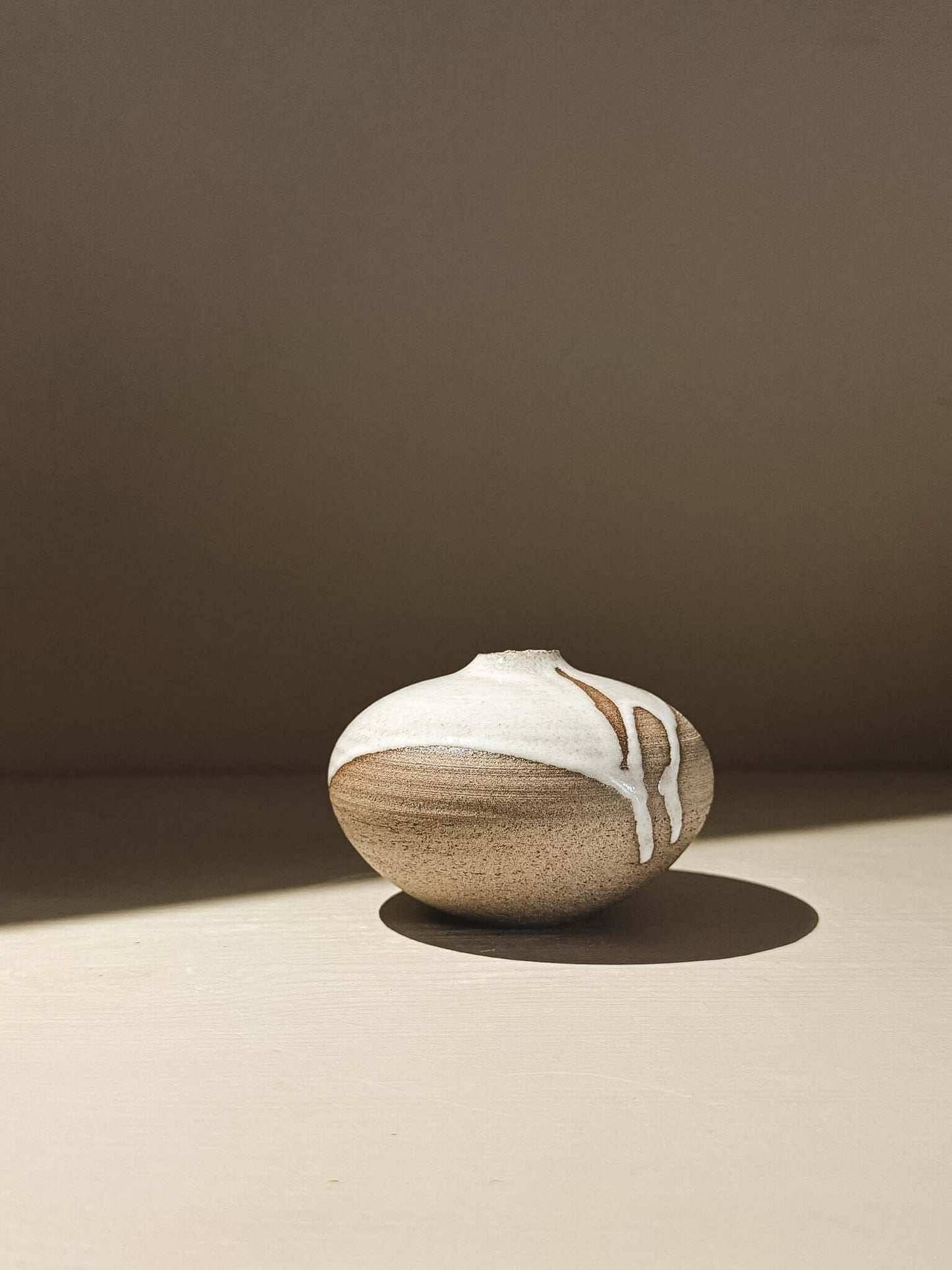 Japanese handmade ceramic orb vase - Orb Vase – Yuki Ash #08 with organic glaze patterns